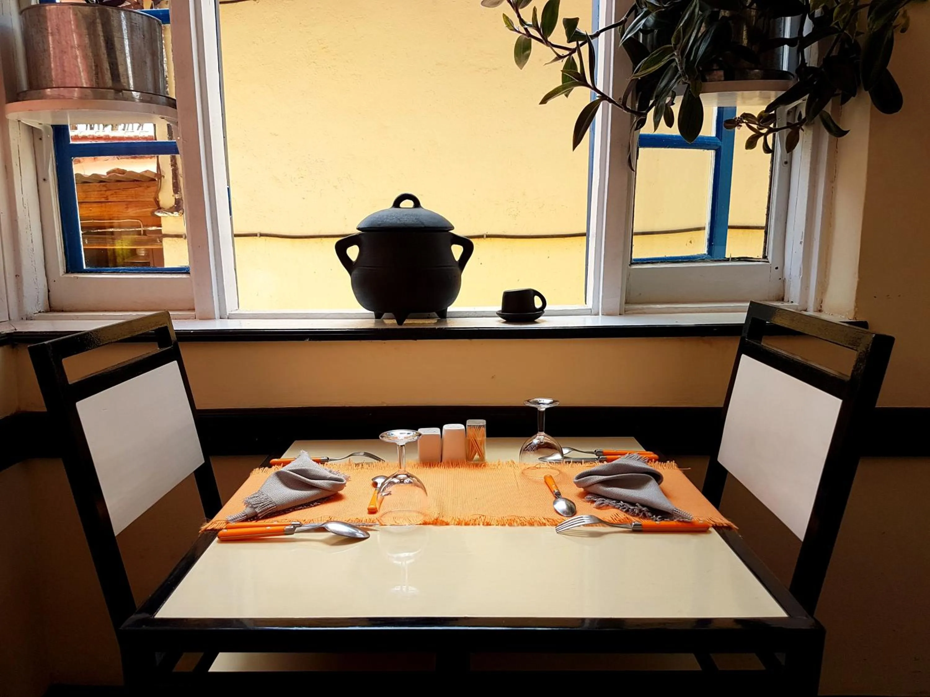 Restaurant/places to eat in Hotel le Trianon