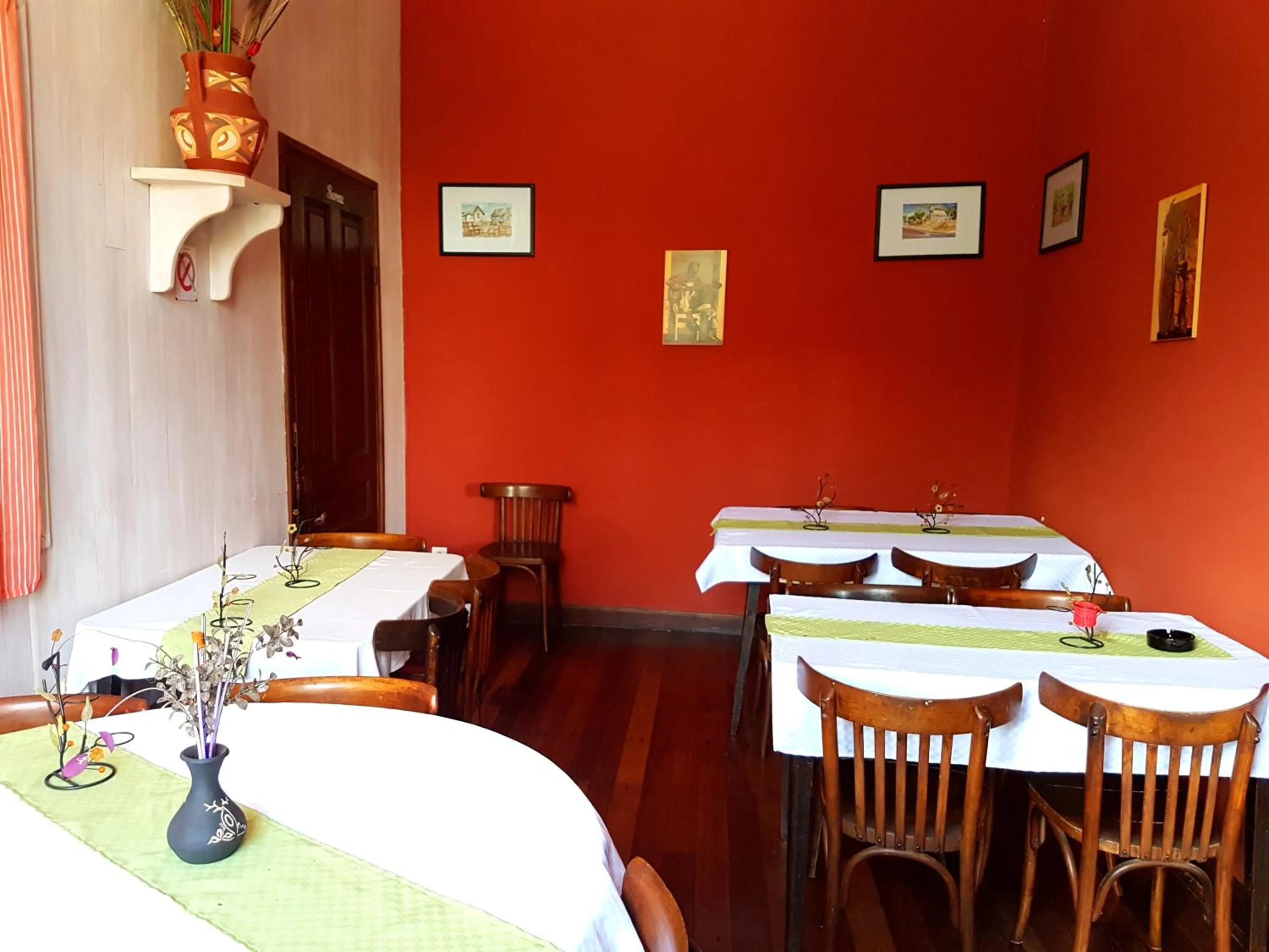 Breakfast in Hotel le Trianon