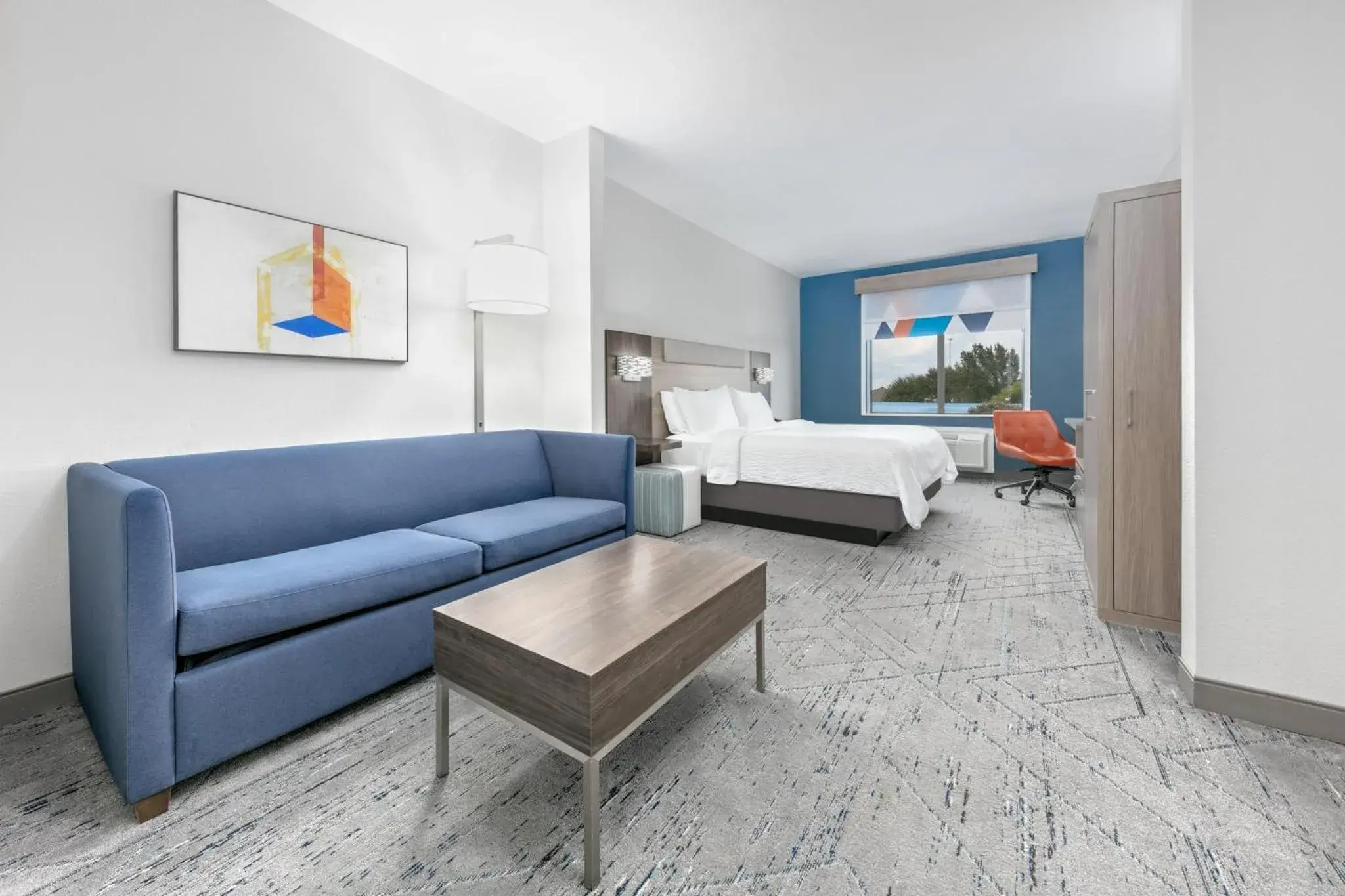 Photo of the whole room, Bed in Holiday Inn Express Hotel & Suites Winnie by IHG Photo of the whole room, Bed in Holiday Inn Express Hotel & Suites Winnie by IHG