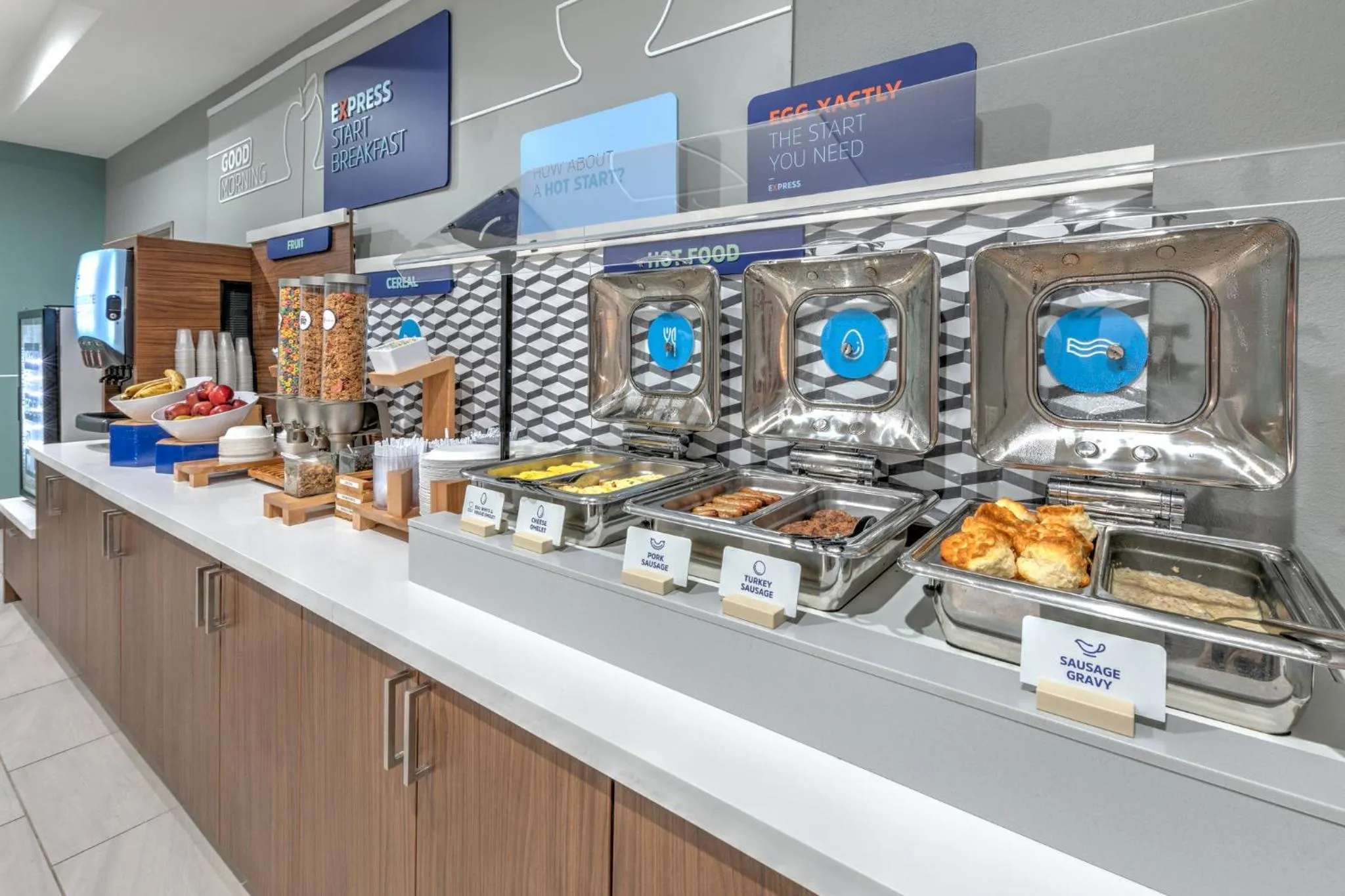 Breakfast in Holiday Inn Express Hotel & Suites Winnie by IHG