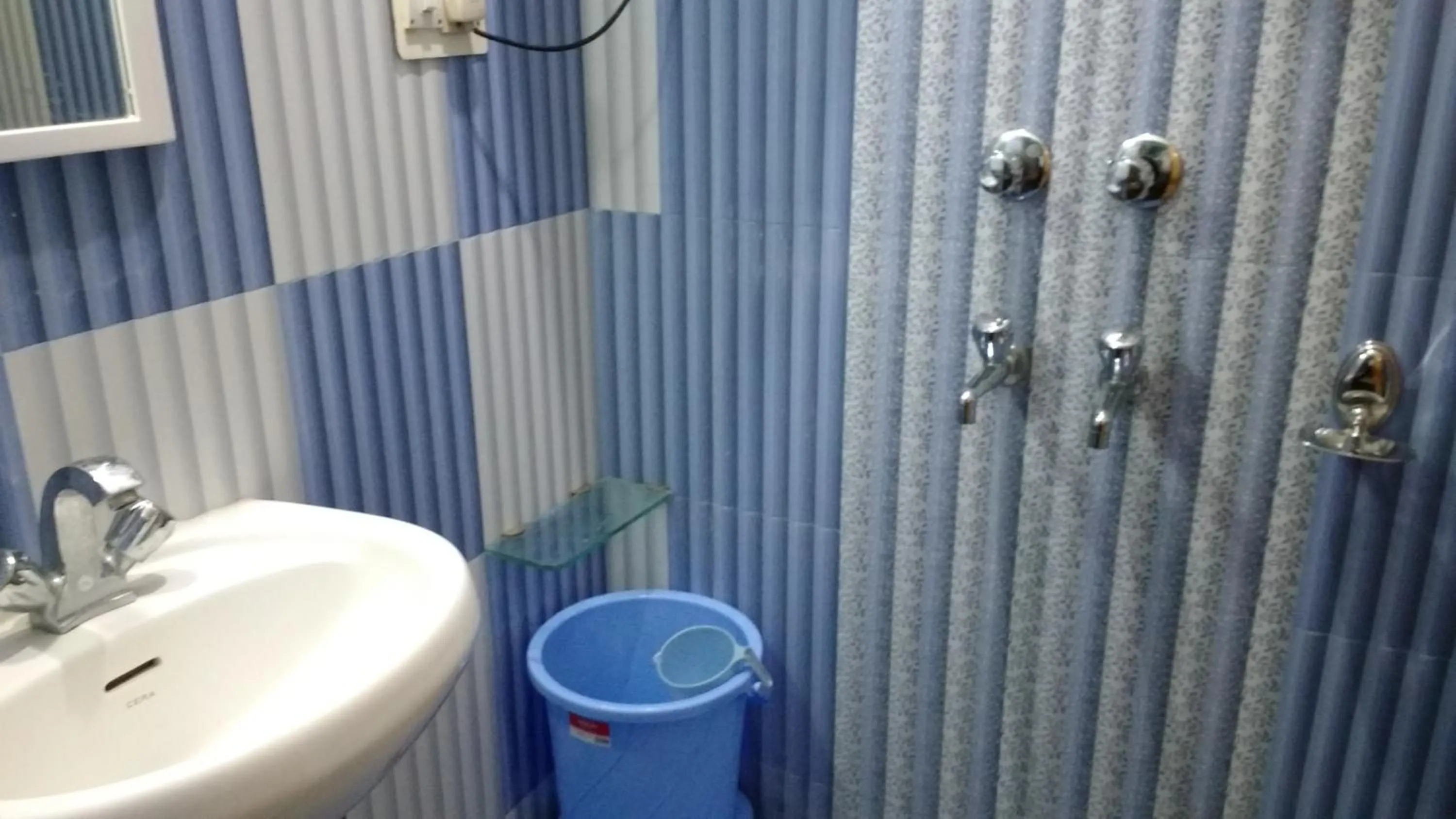 Bathroom in Hotel Aroma Classic