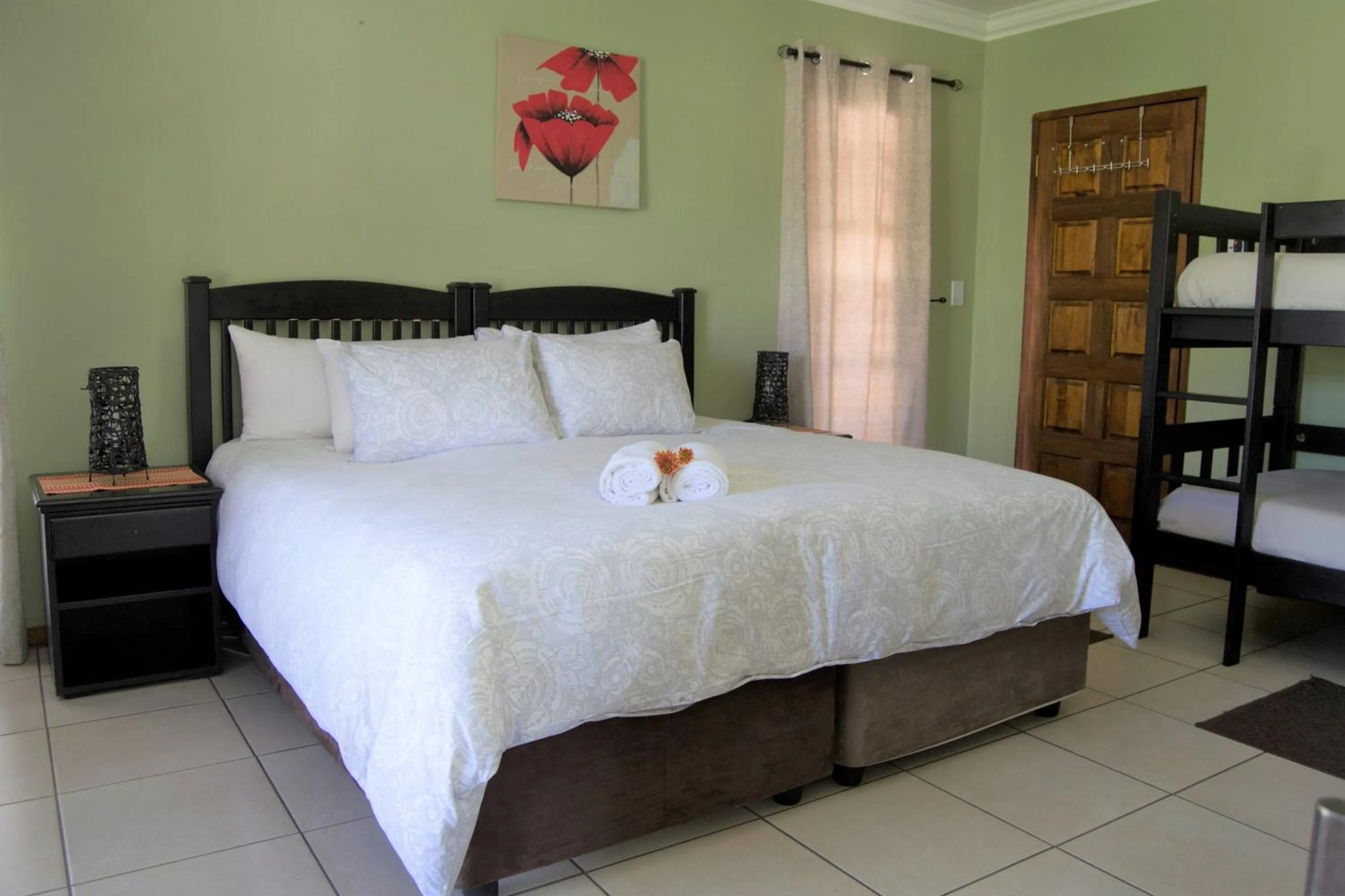 Shower in The Flower Box Long Term Accommodation