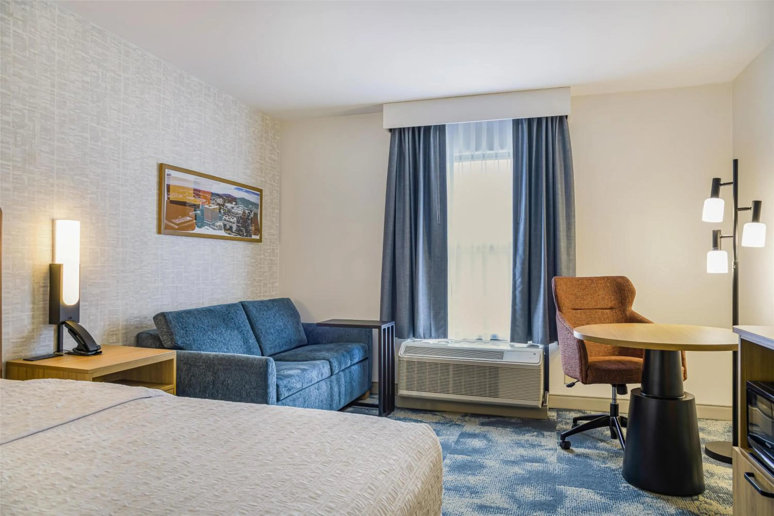 Bedroom, Bed in Hampton Inn Huntsville-Arsenal/South Parkway