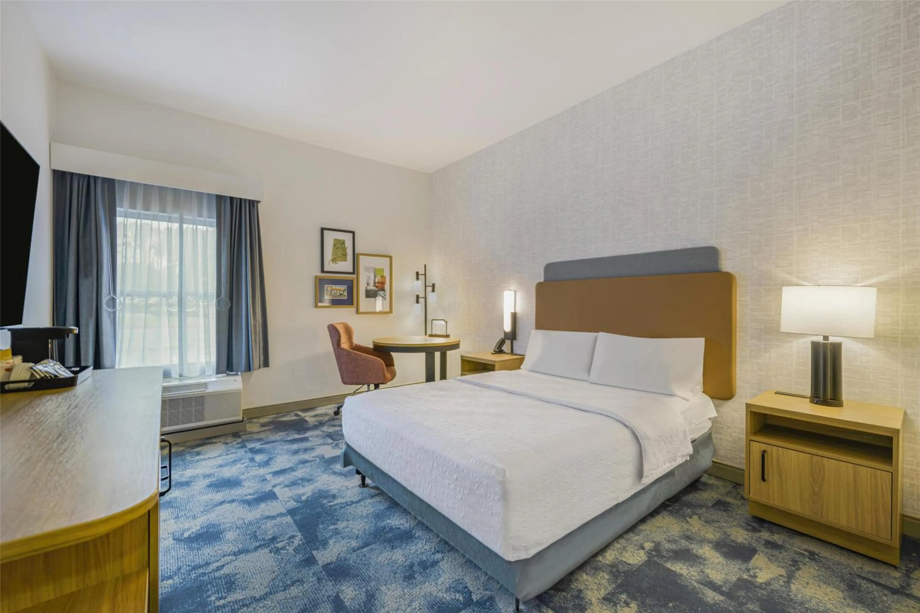 Bedroom, Bed in Hampton Inn Huntsville-Arsenal/South Parkway