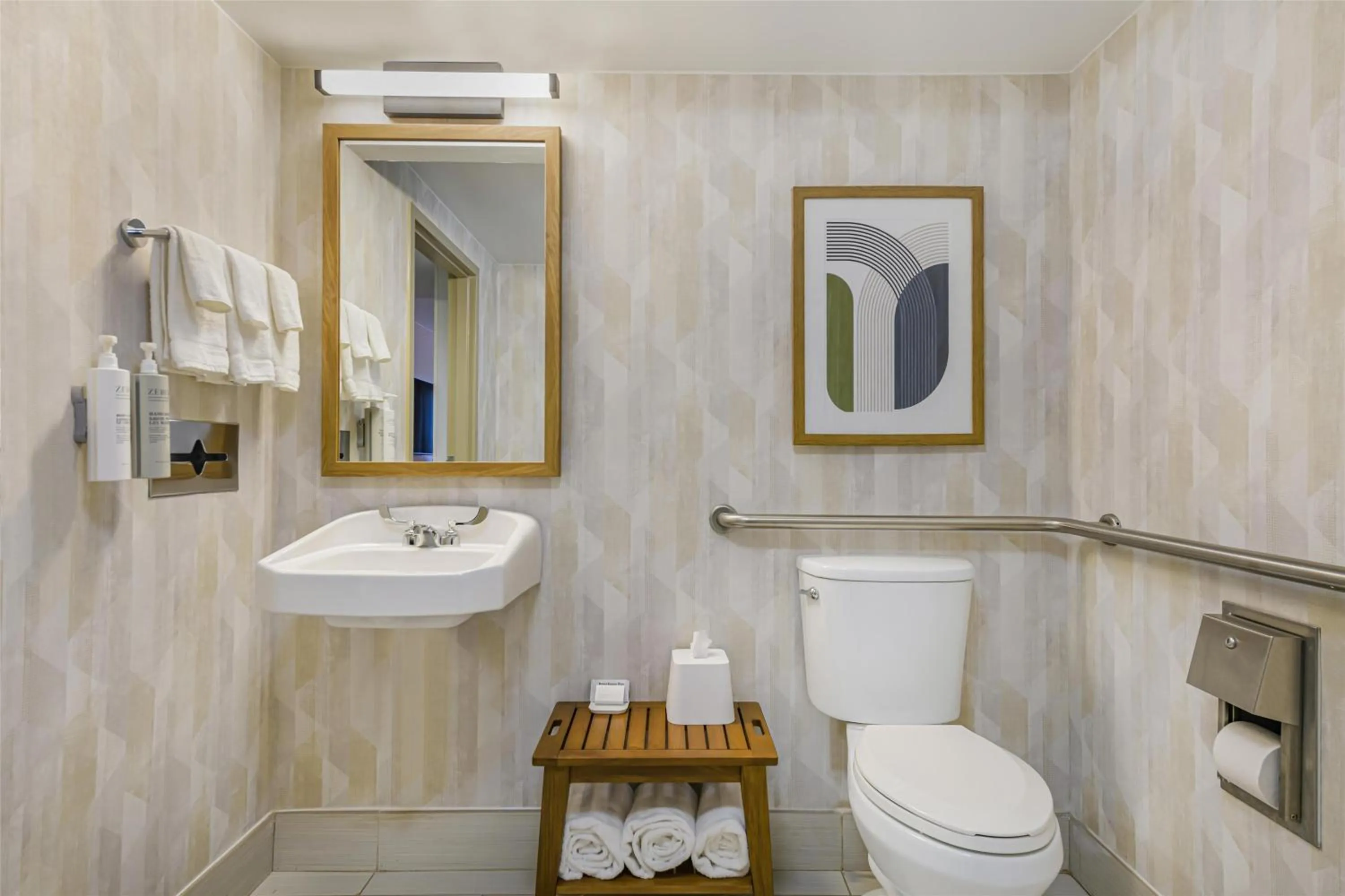 Bathroom in Hampton Inn Huntsville-Arsenal/South Parkway