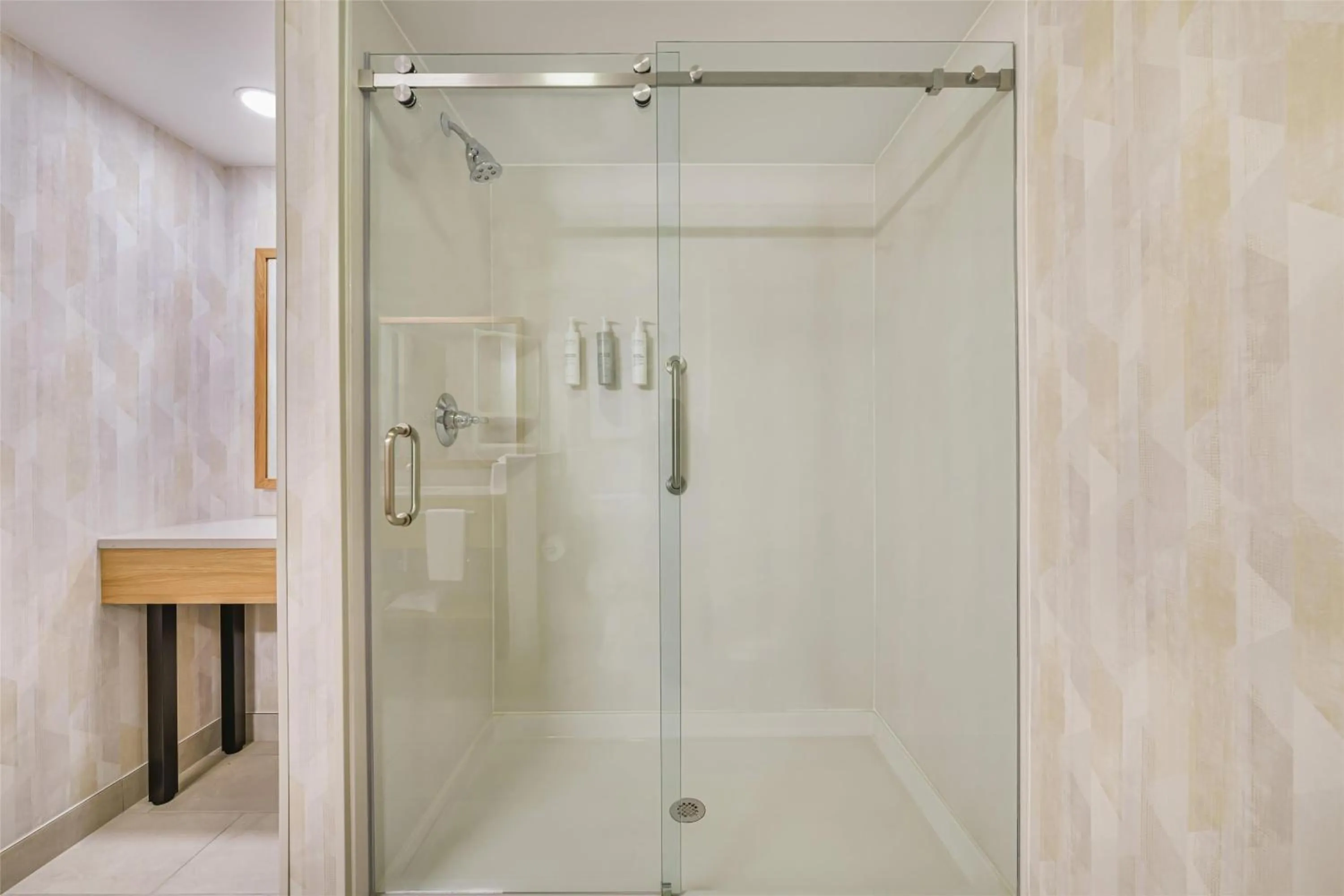 Bathroom in Hampton Inn Huntsville-Arsenal/South Parkway