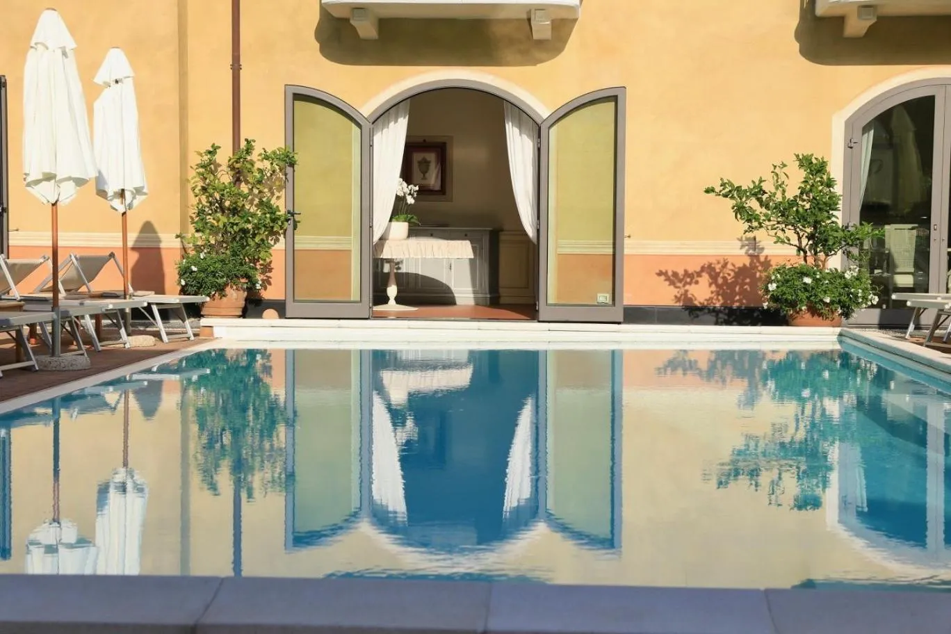 Swimming pool in Villa Agnese