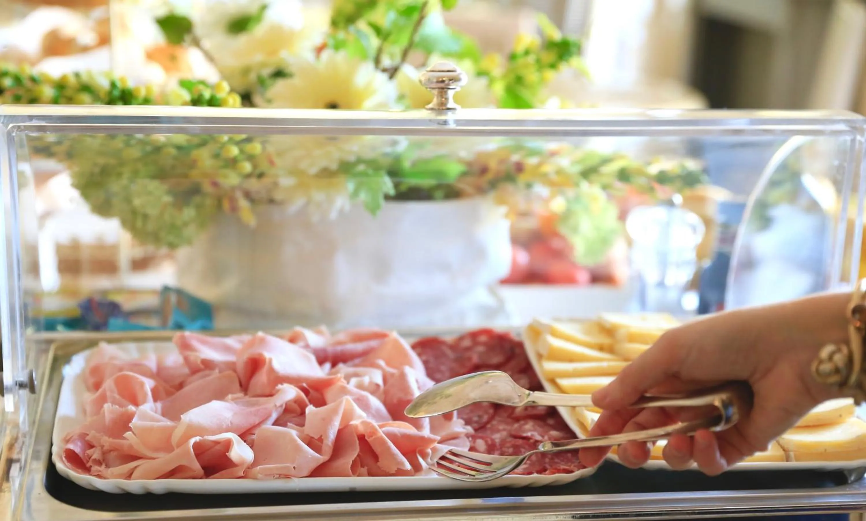 Buffet breakfast in Villa Agnese