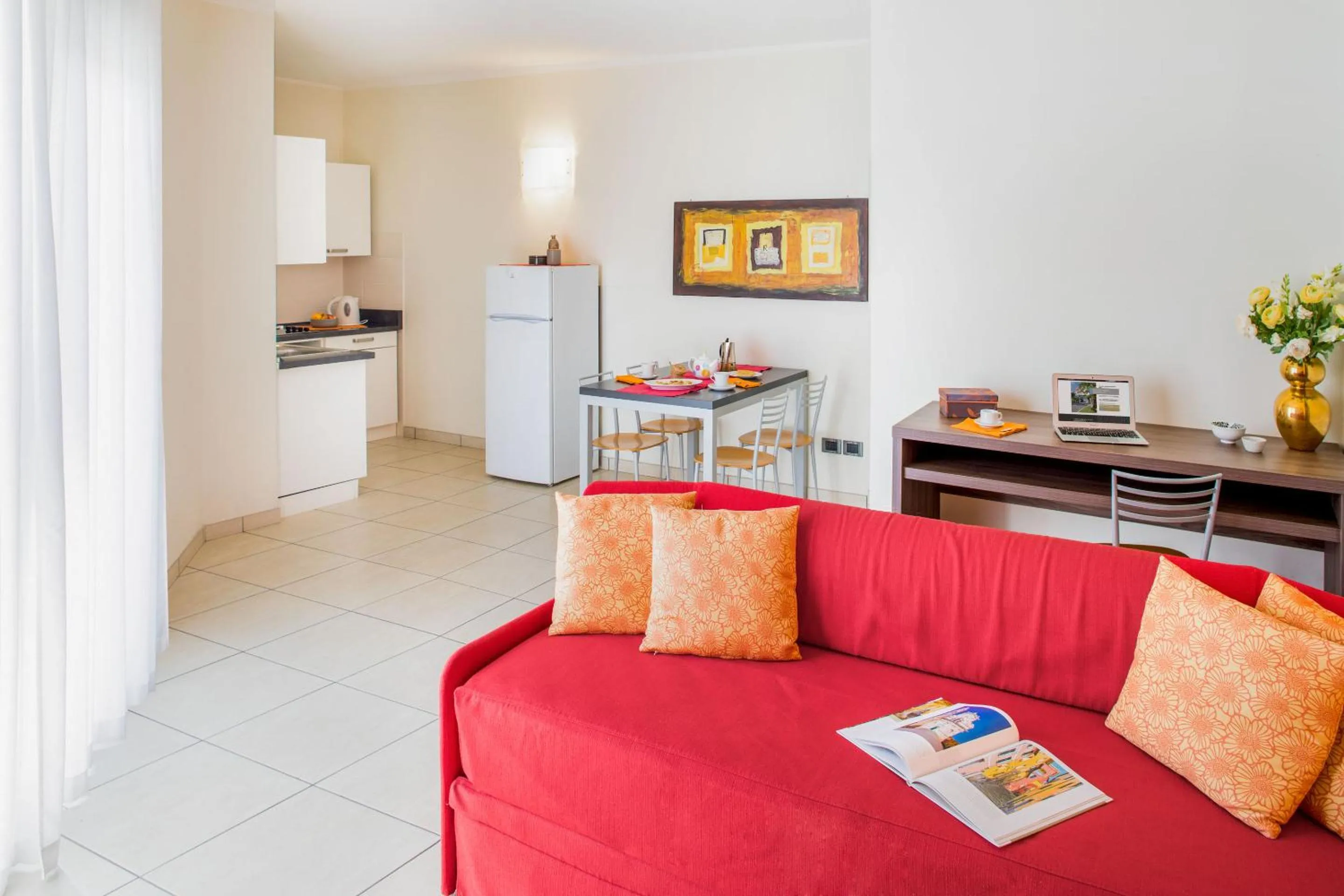 Kitchen or kitchenette in Diano Sporting Apartments