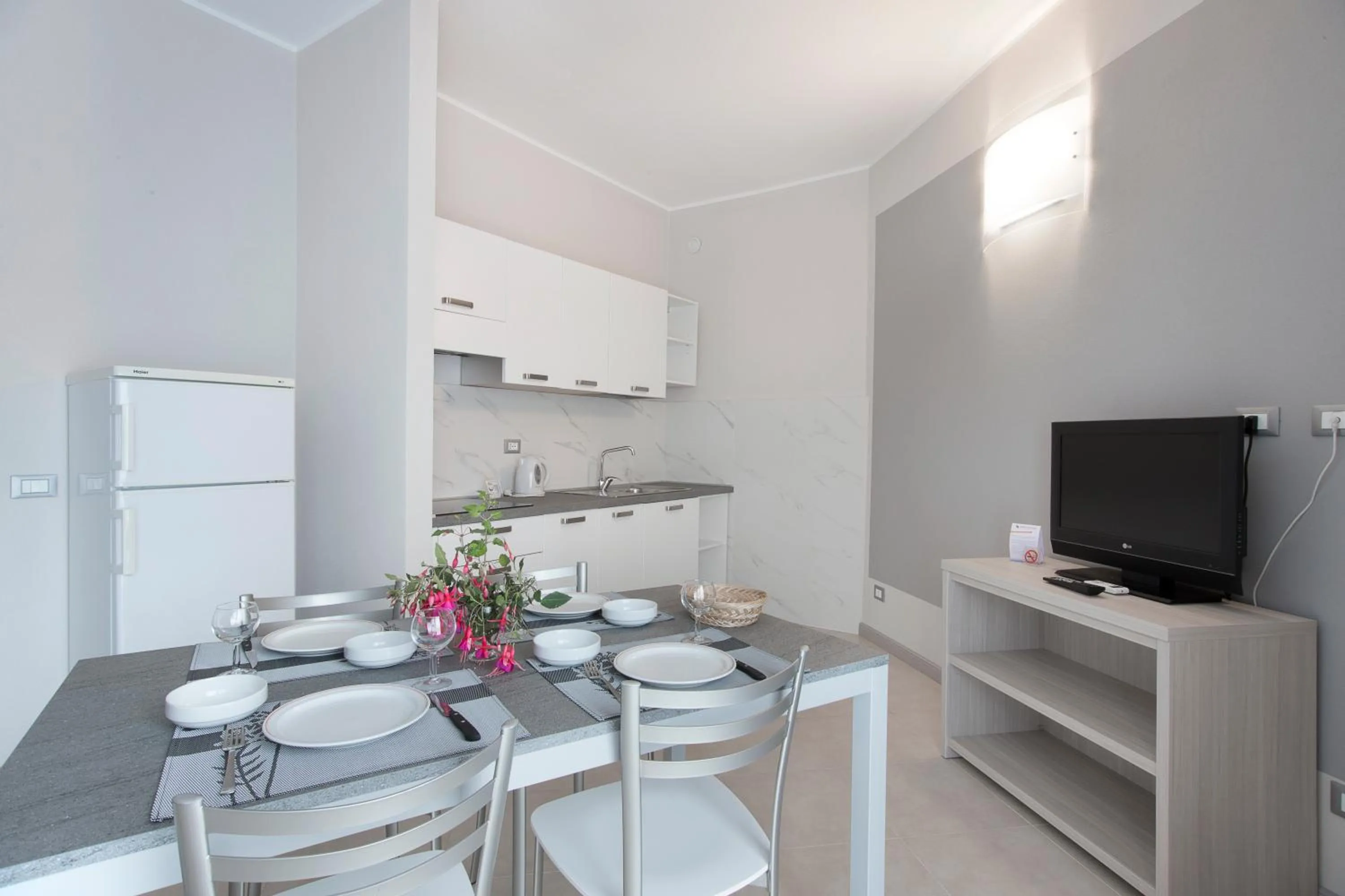 Kitchen or kitchenette in Diano Sporting Apartments