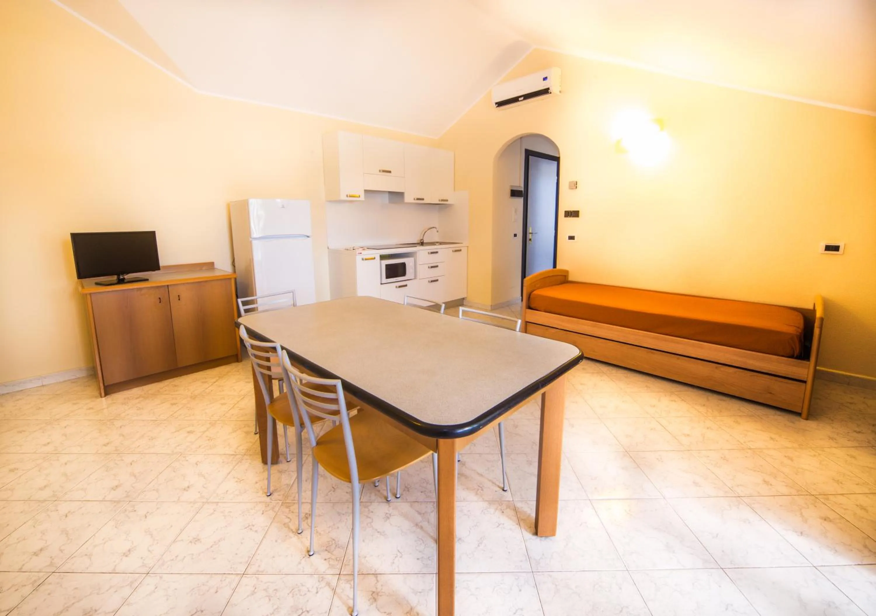 Photo of the whole room in Diano Sporting Apartments