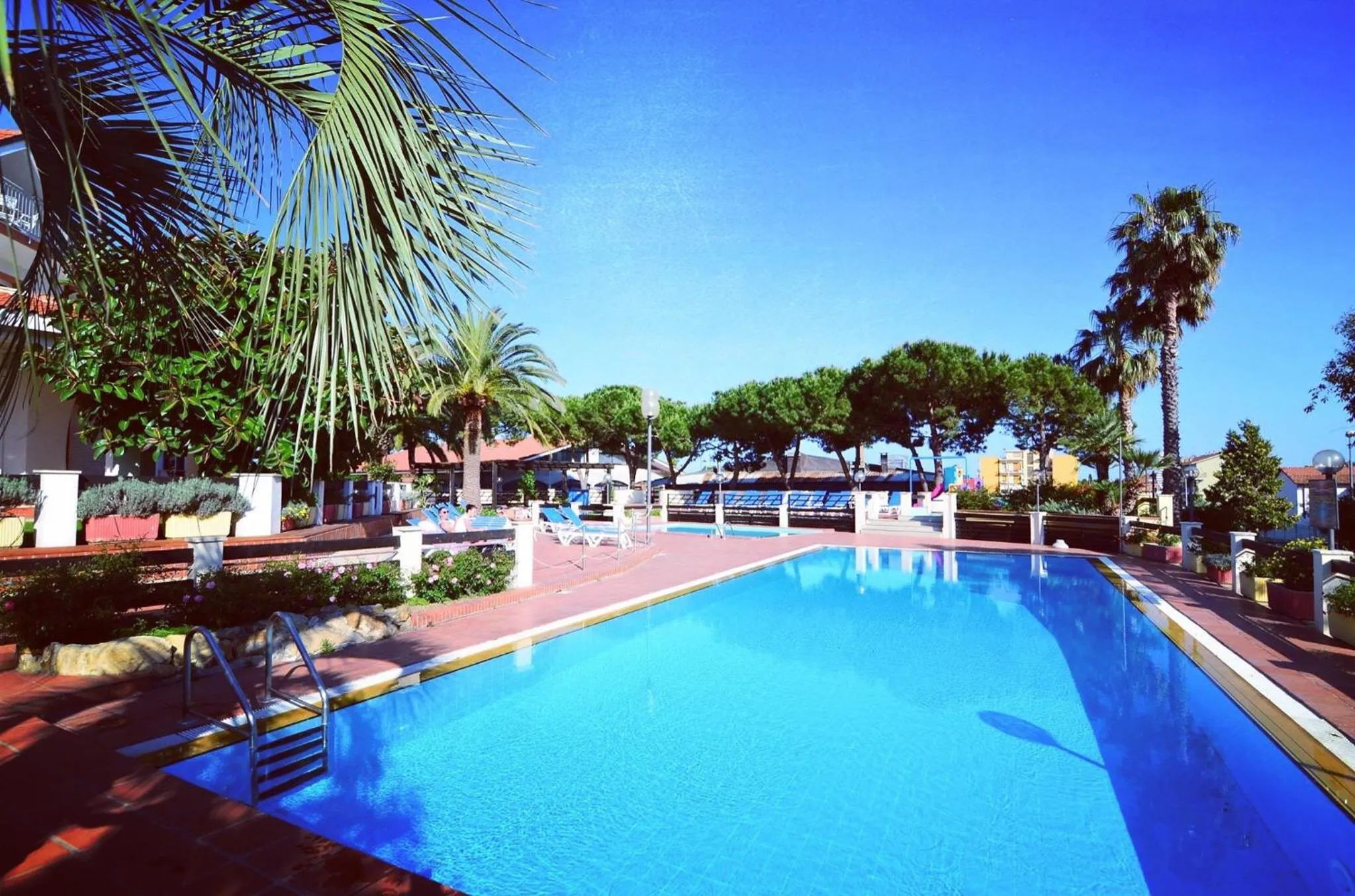 Swimming pool in Diano Sporting Apartments