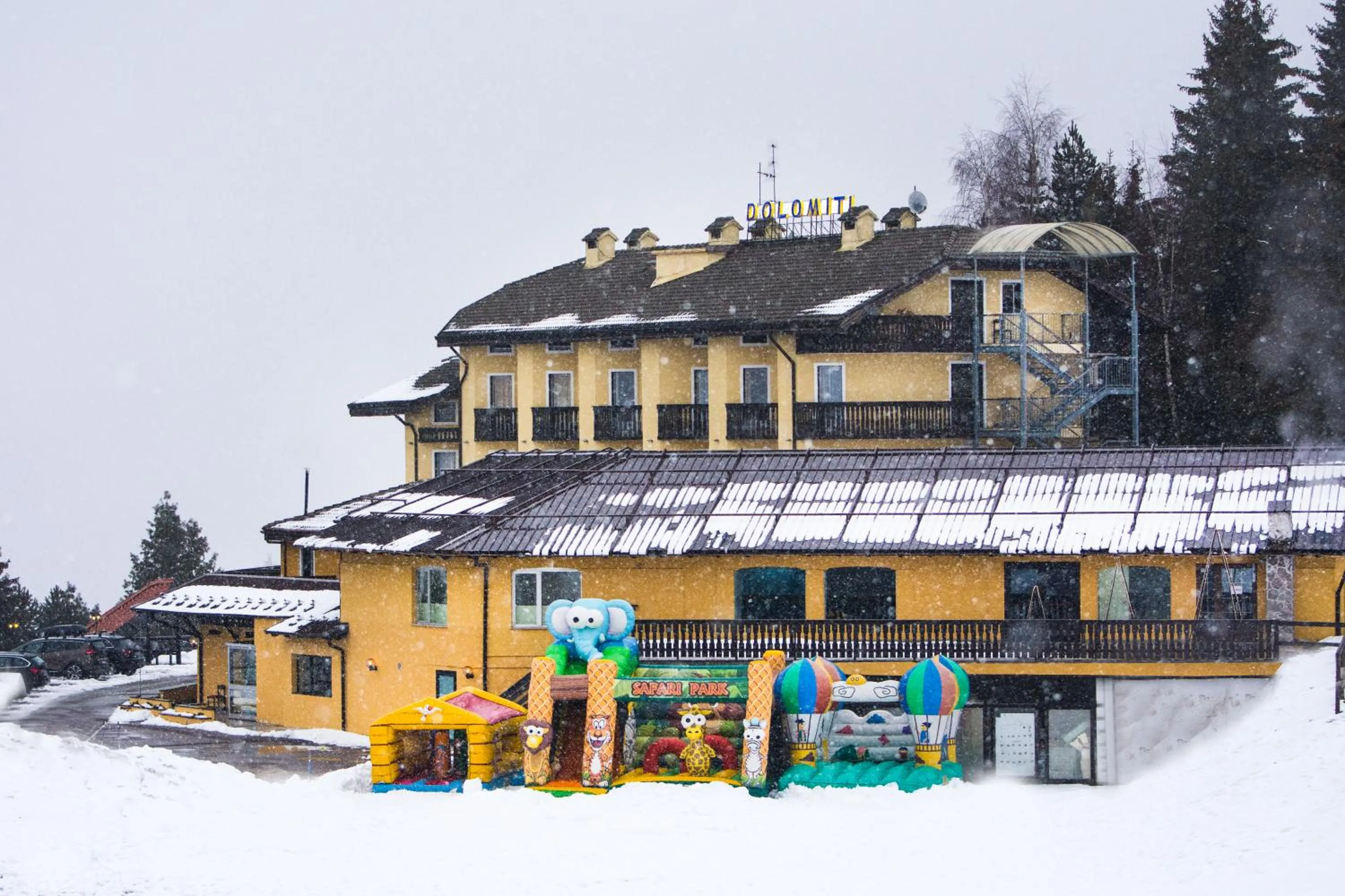 Facade/entrance in Hotel Dolomiti - Azzurro Club