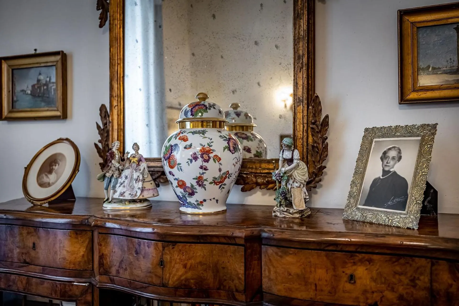 Decorative detail in A Casa di Lilli