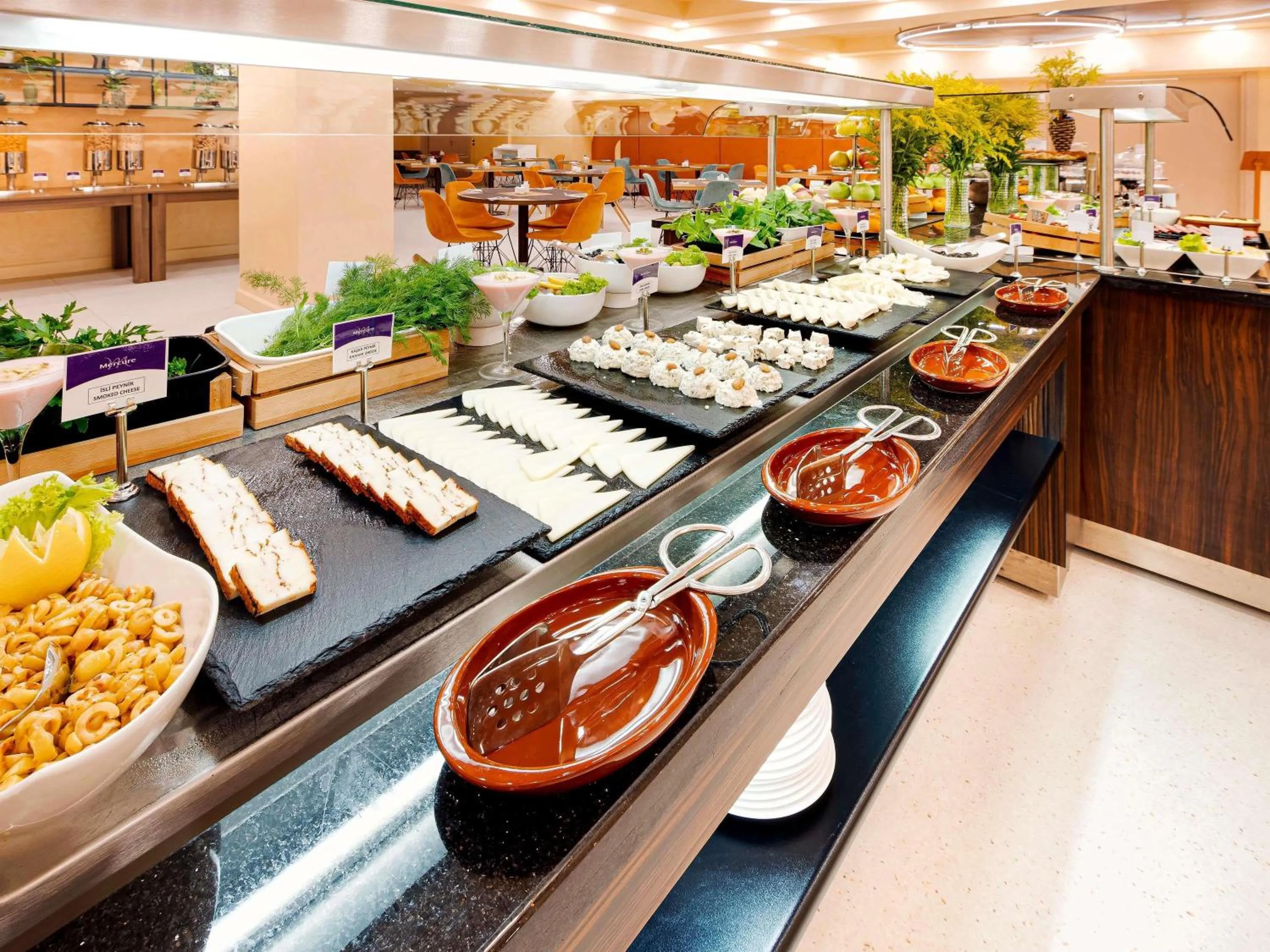 Restaurant/places to eat in Mercure Istanbul Bakirkoy