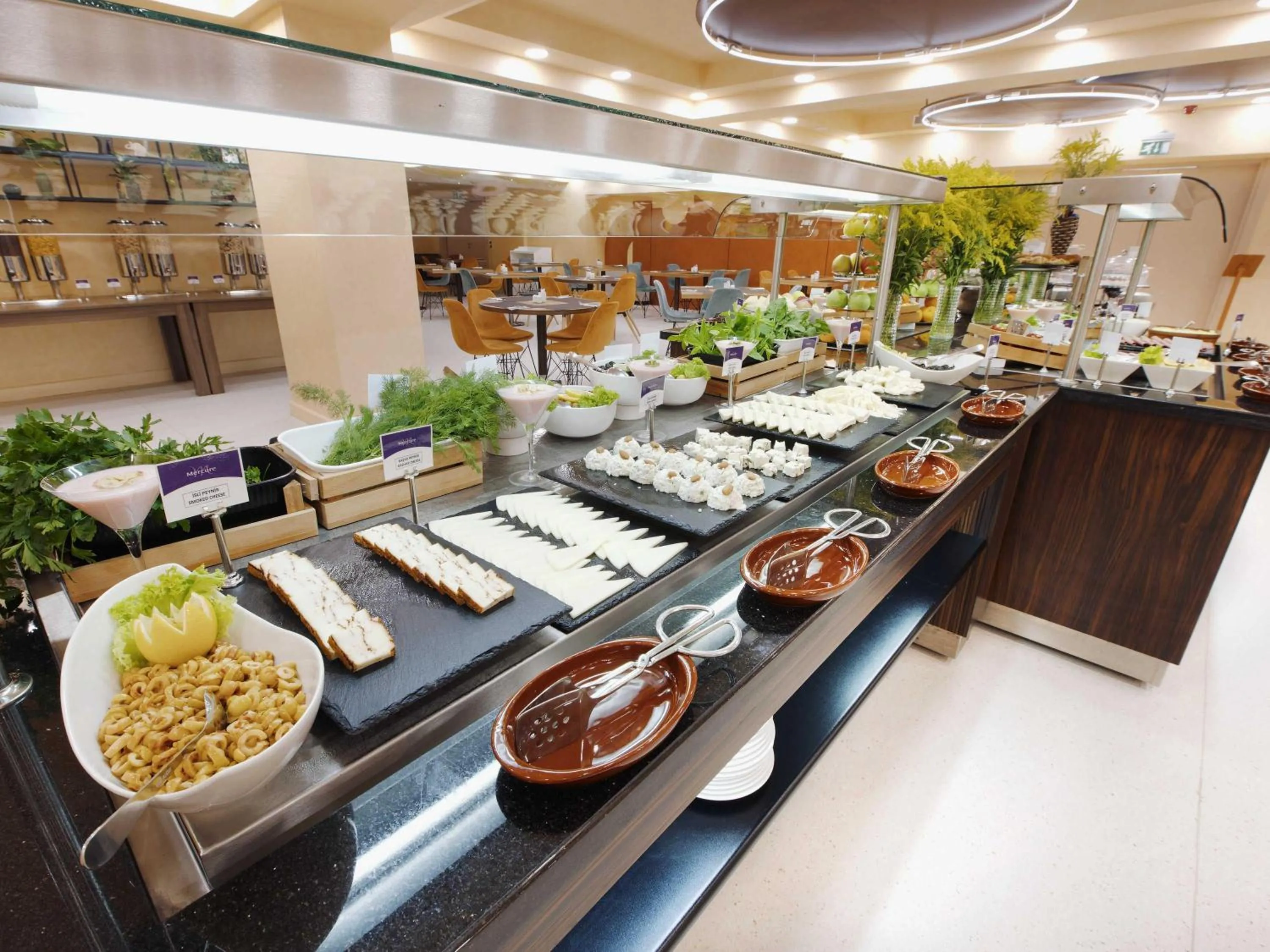 Restaurant/places to eat in Mercure Istanbul Bakirkoy