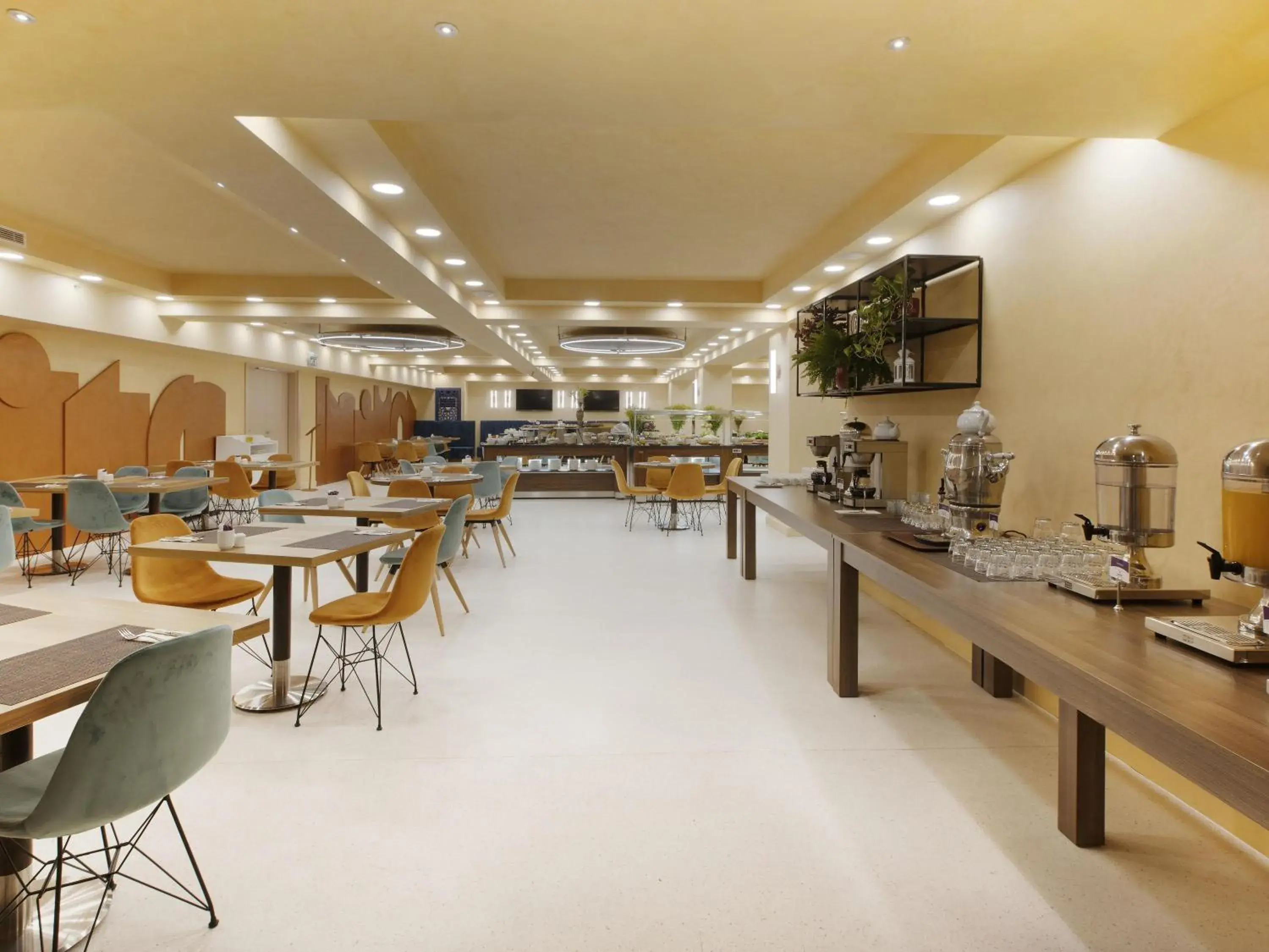 Restaurant/places to eat in Mercure Istanbul Bakirkoy Restaurant/places to eat in Mercure Istanbul Bakirkoy