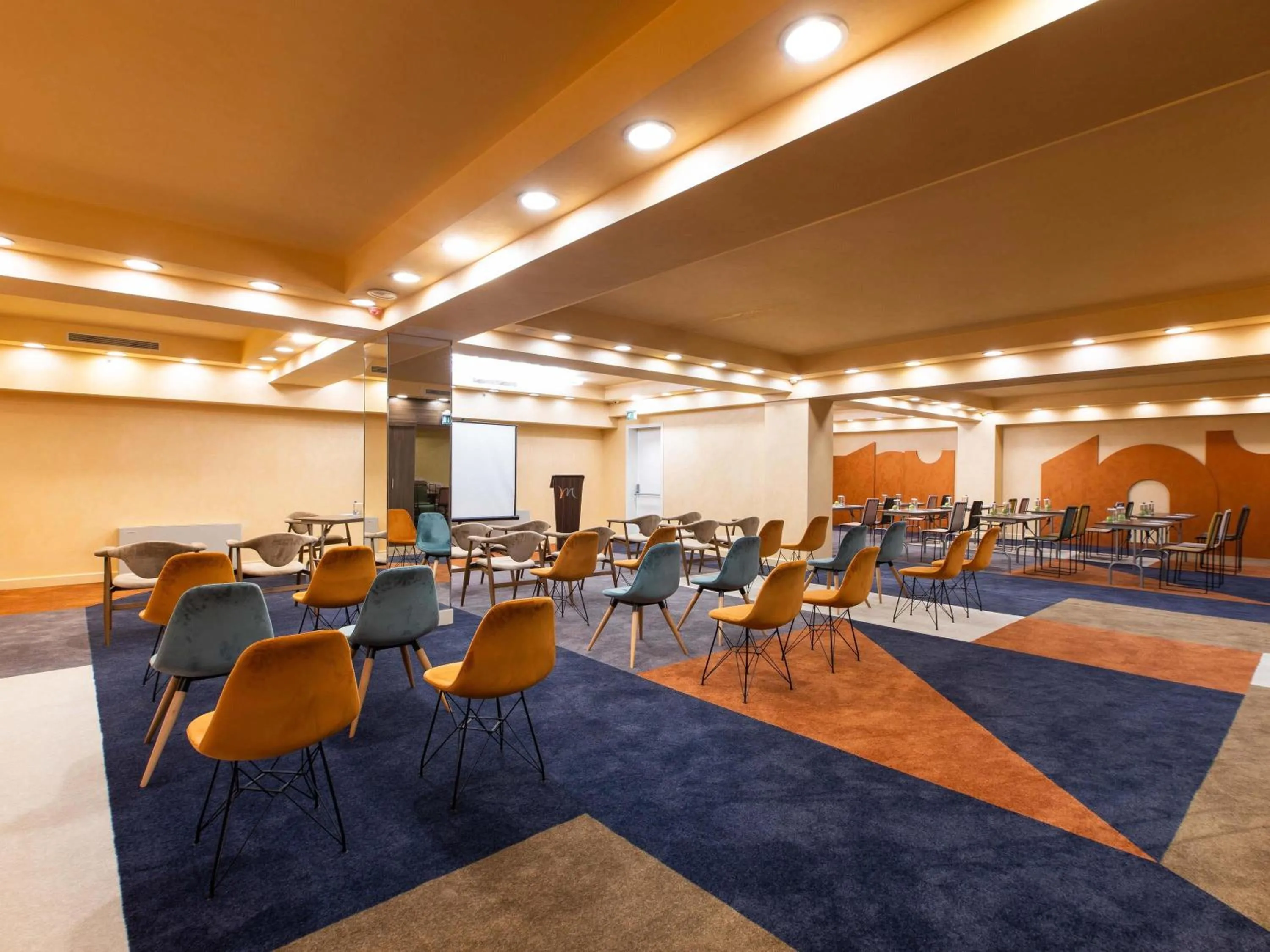 Meeting/conference room in Mercure Istanbul Bakirkoy
