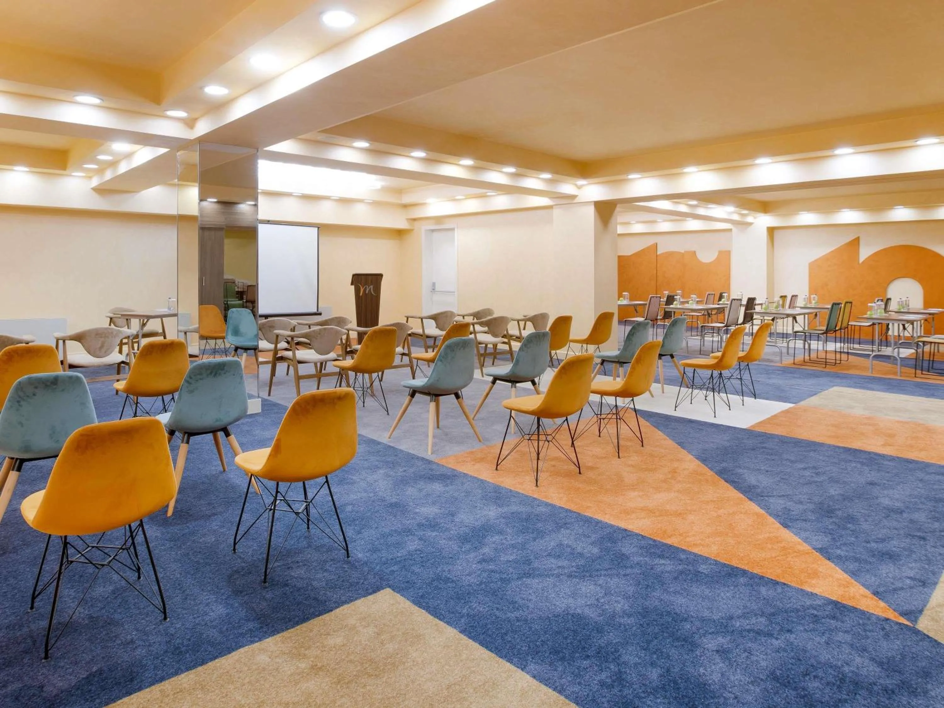 Meeting/conference room in Mercure Istanbul Bakirkoy