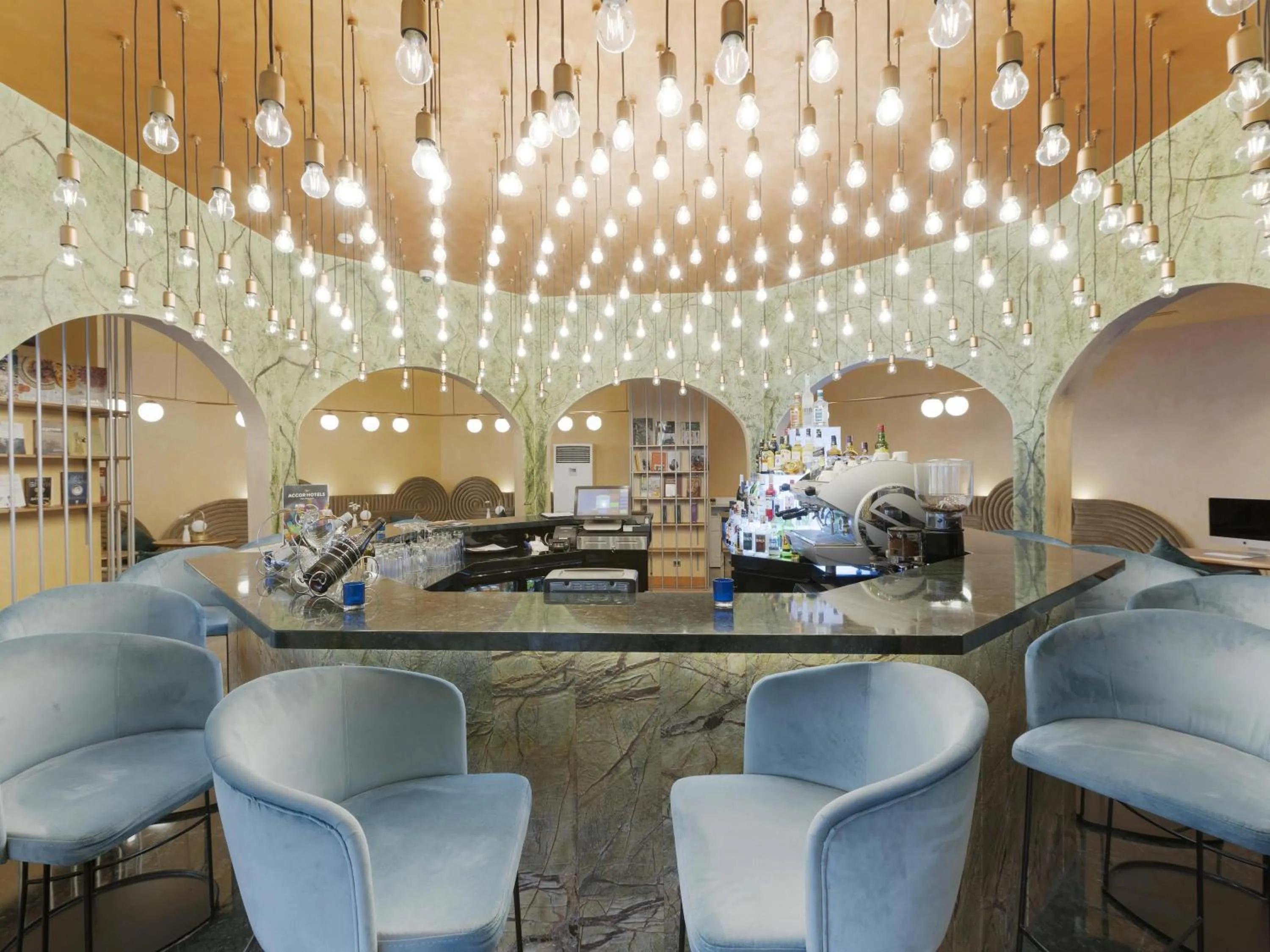 Lounge or bar in Mercure Istanbul Bakirkoy