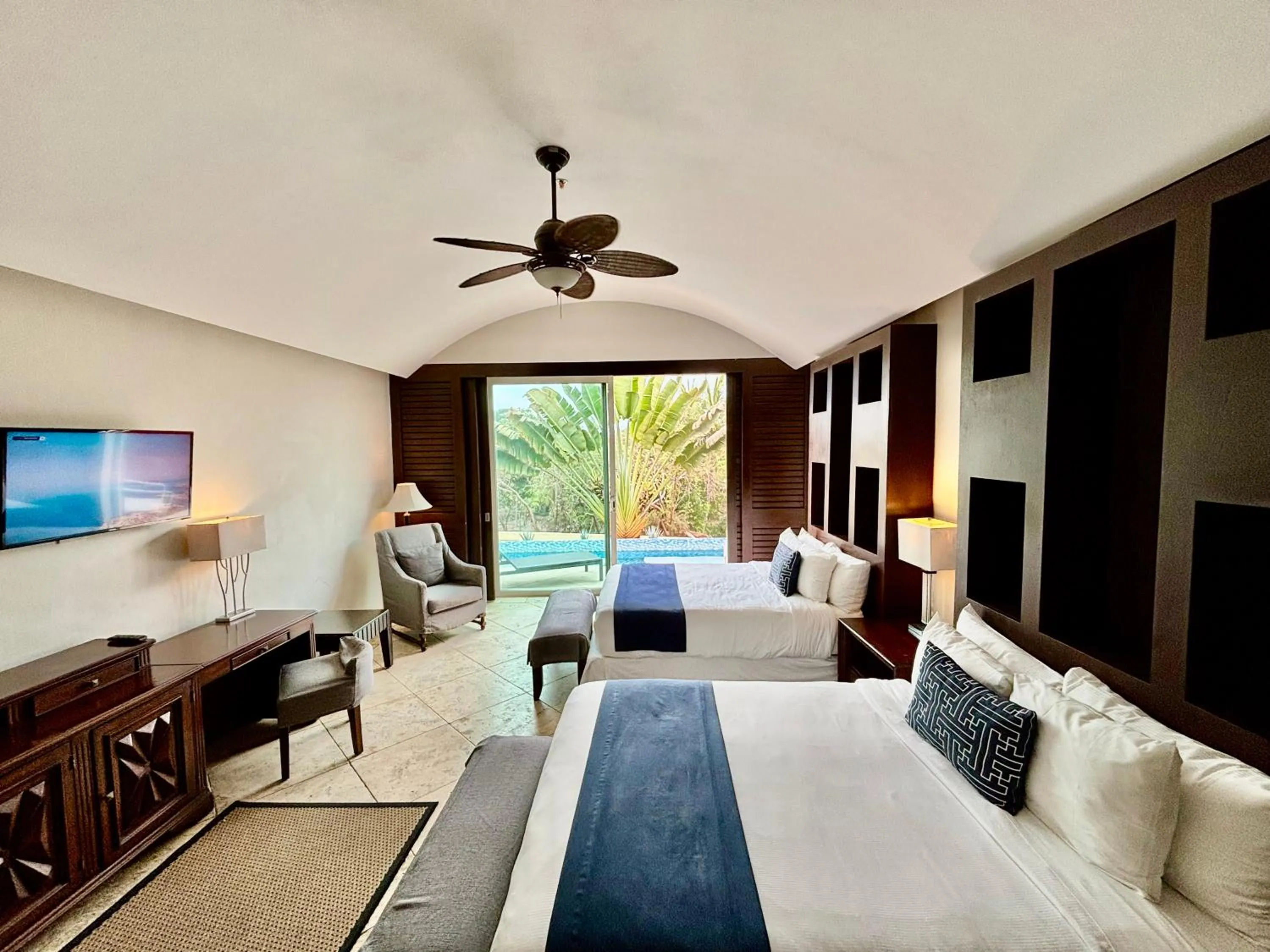 Bed in Hotel Hacienda San Pancho