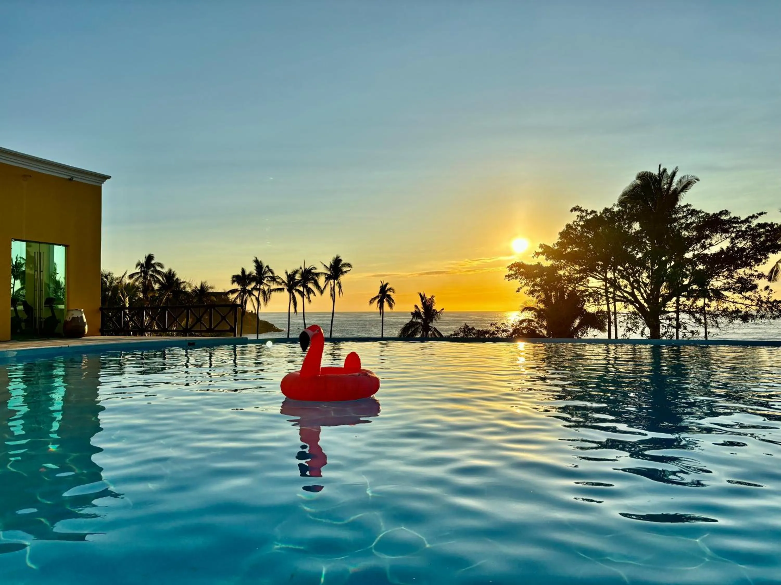 People in Hotel Hacienda San Pancho