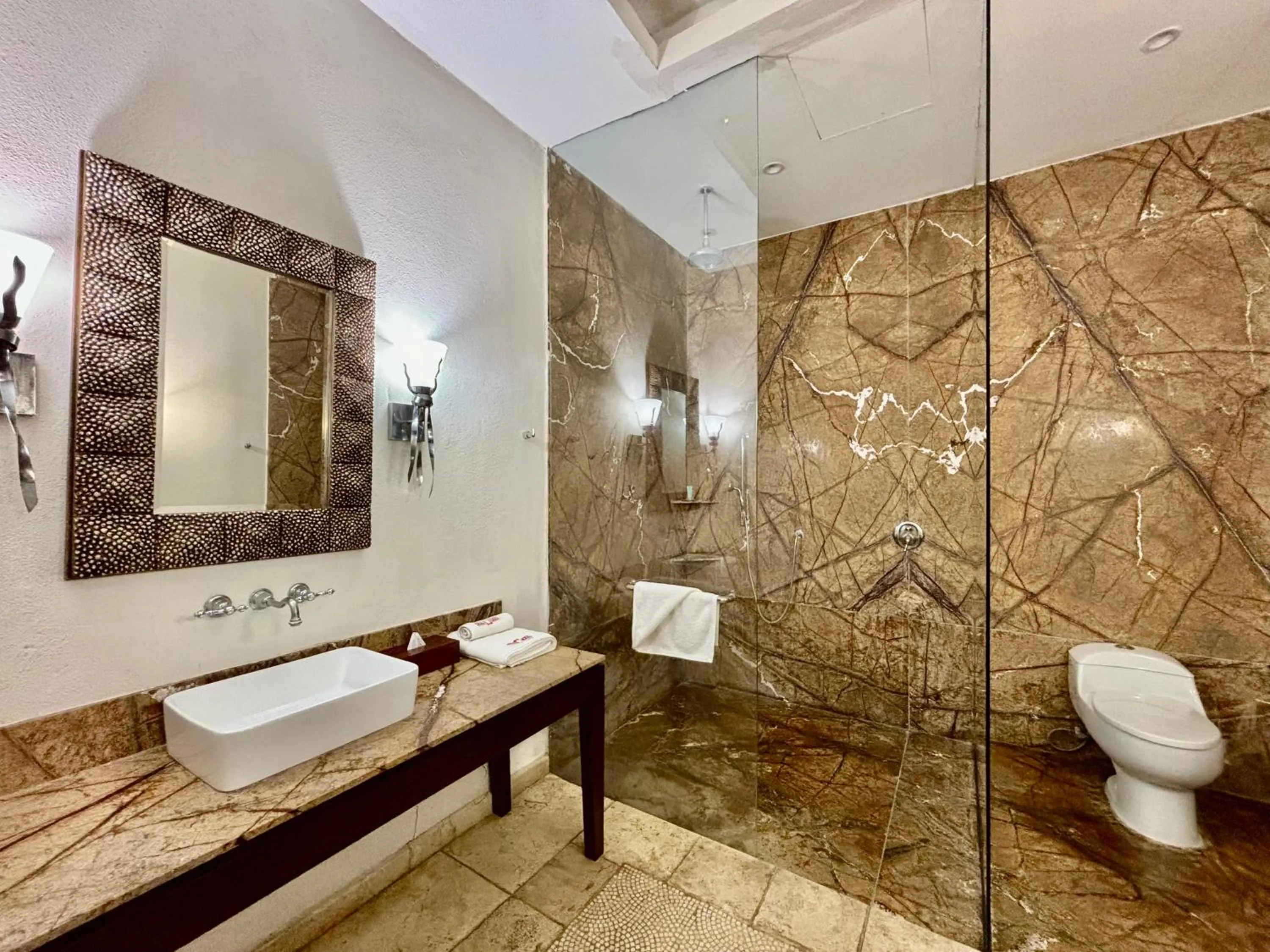 Shower in Hotel Hacienda San Pancho