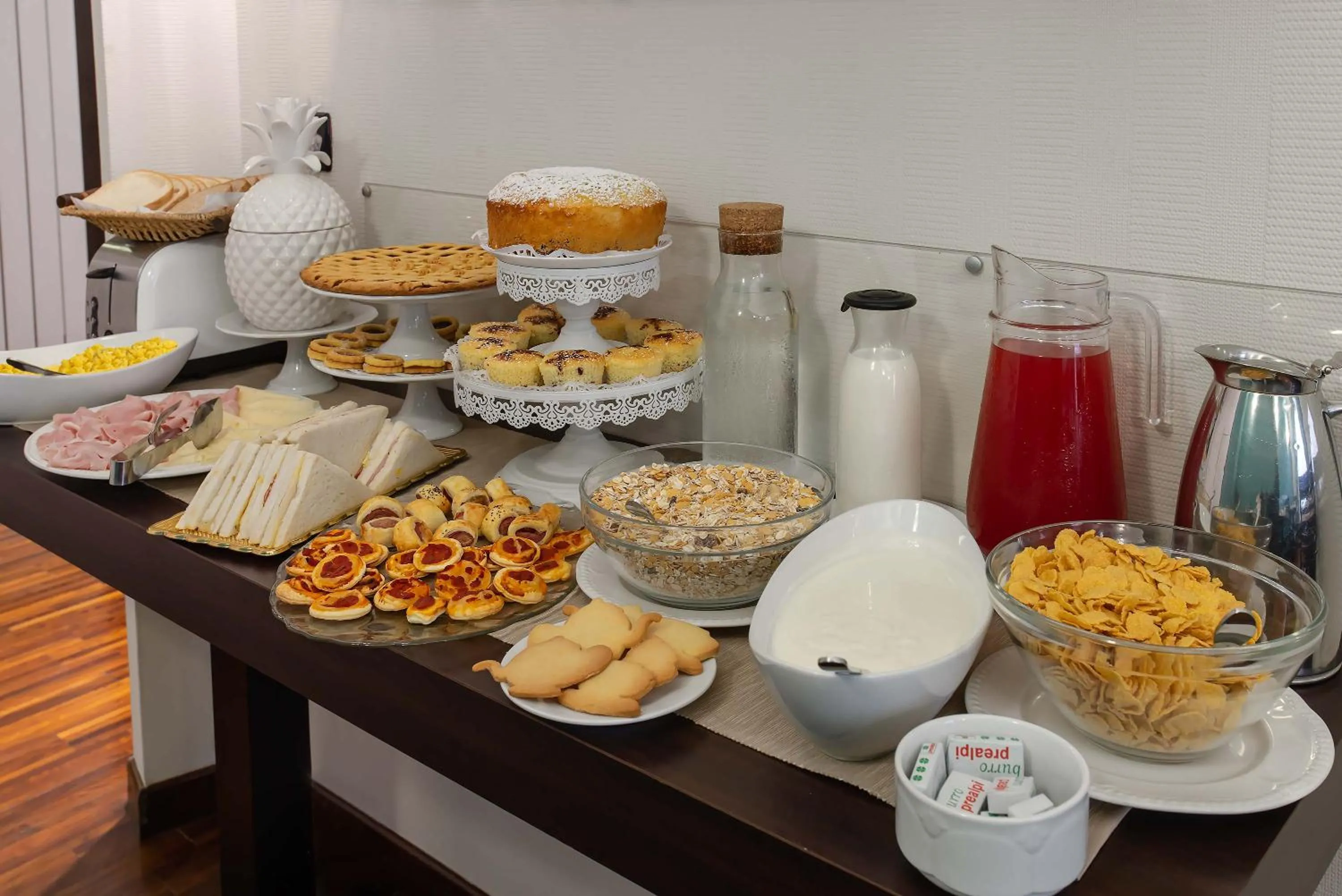 Breakfast in Merulana Inn Guest House