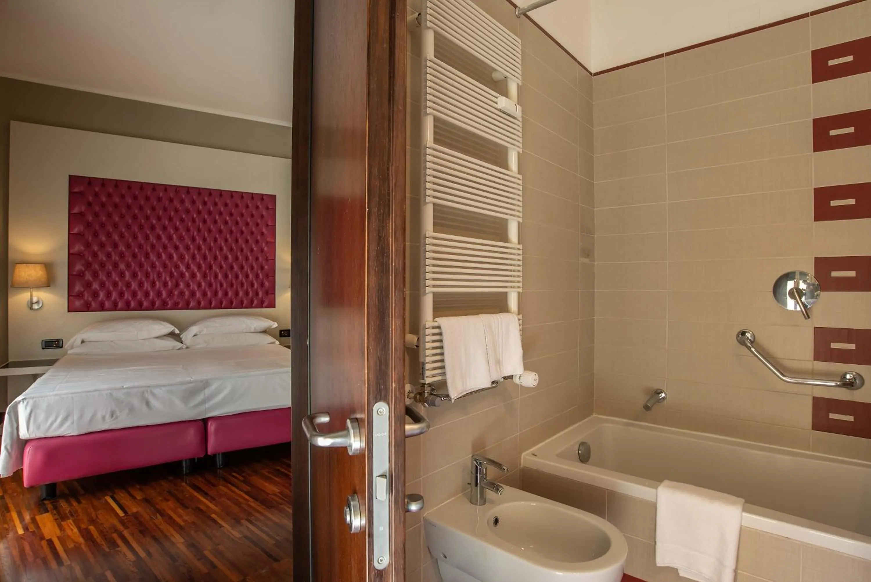 Bedroom, Bed in Merulana Inn Guest House