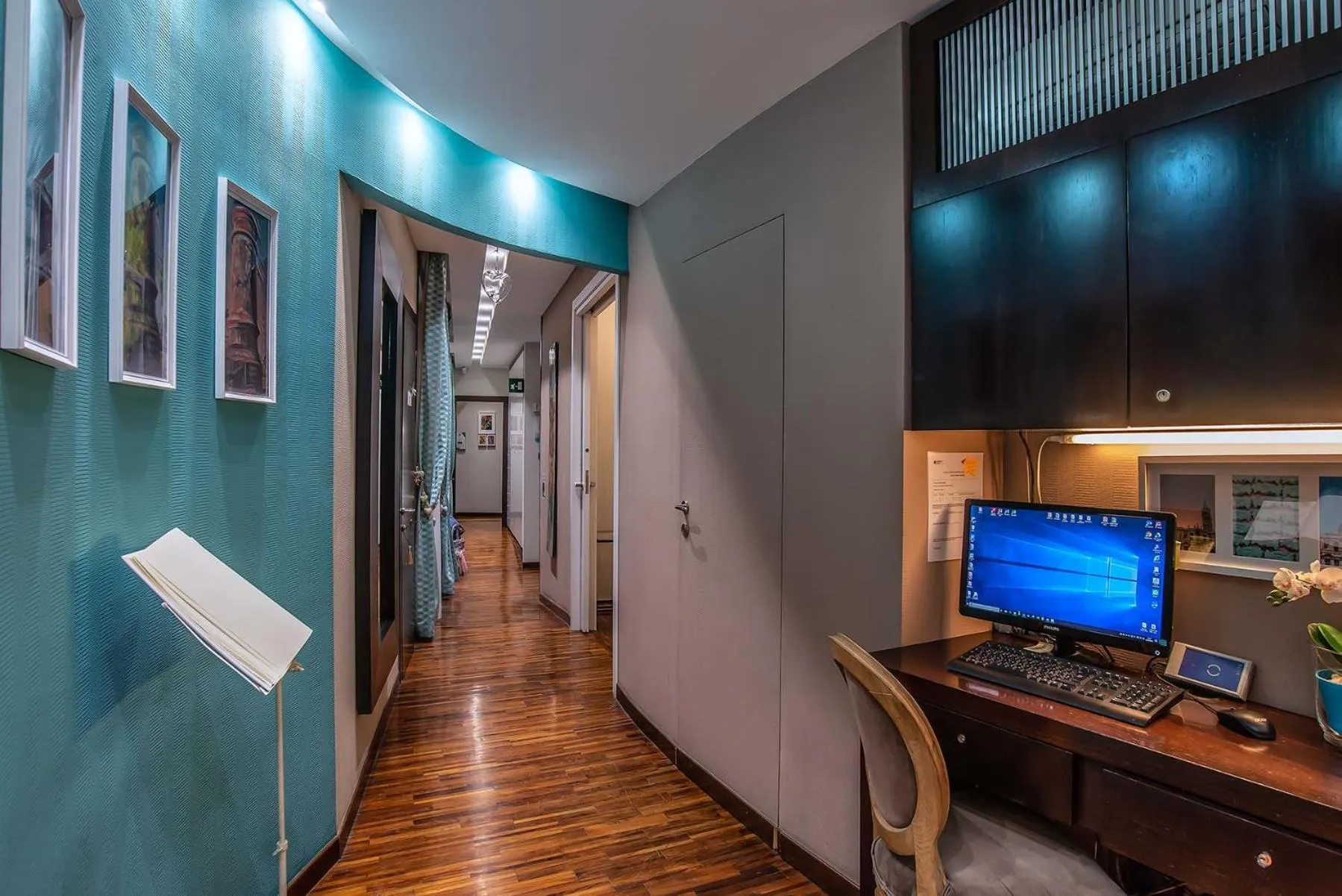 Lobby or reception in Merulana Inn Guest House