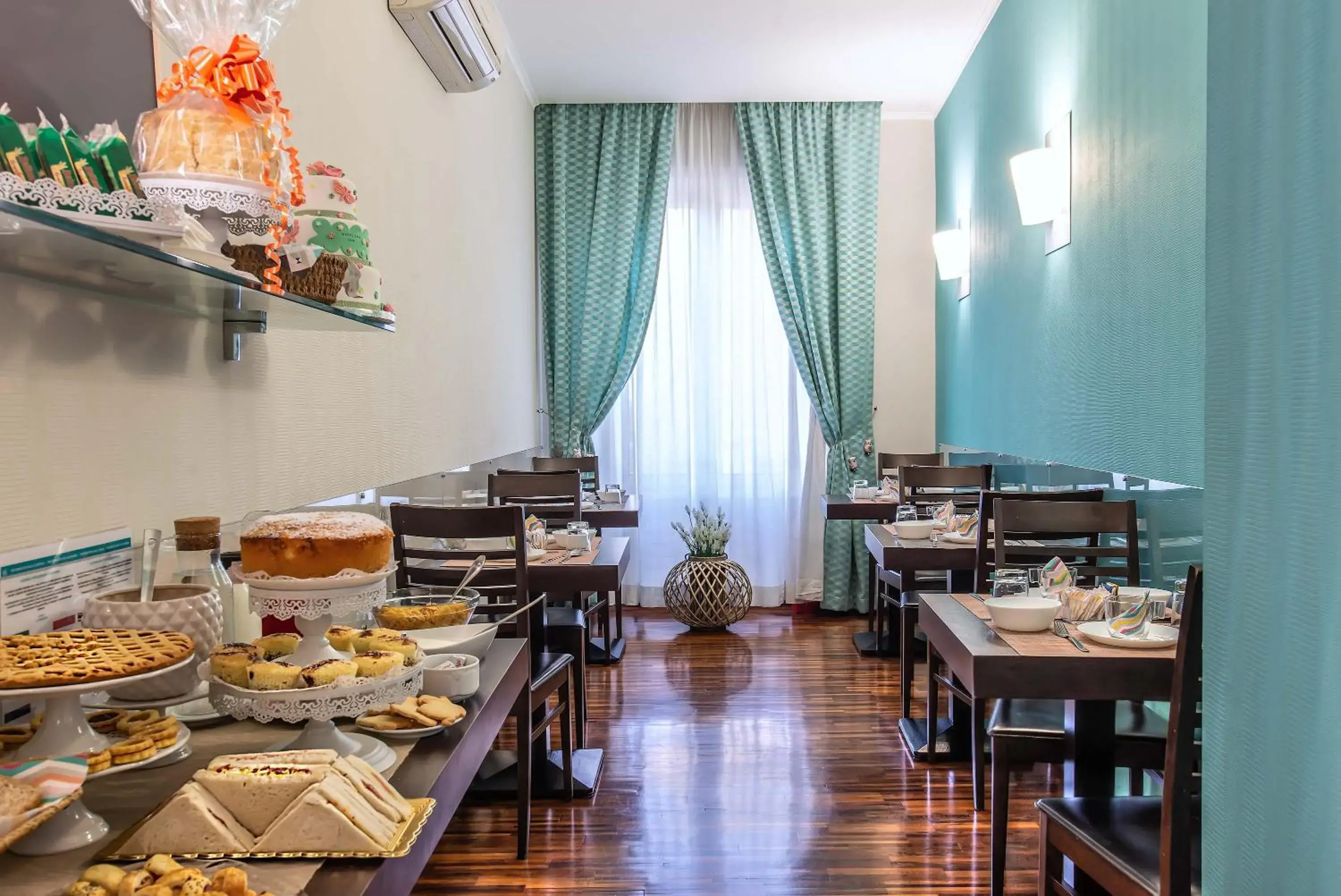 Breakfast in Merulana Inn Guest House Breakfast in Merulana Inn Guest House