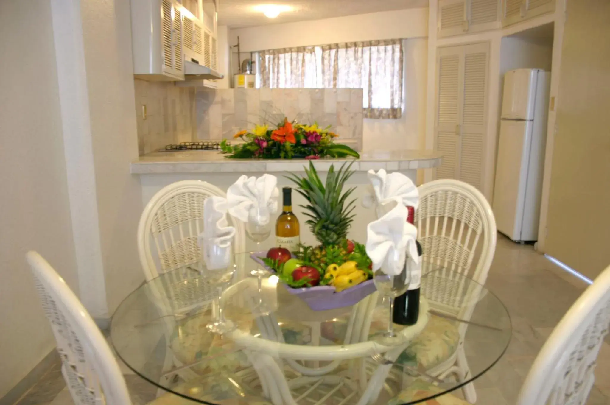 Two-Bedroom Suite in Hotel Suites Jazmín Acapulco Two-Bedroom Suite in Hotel Suites Jazmín Acapulco