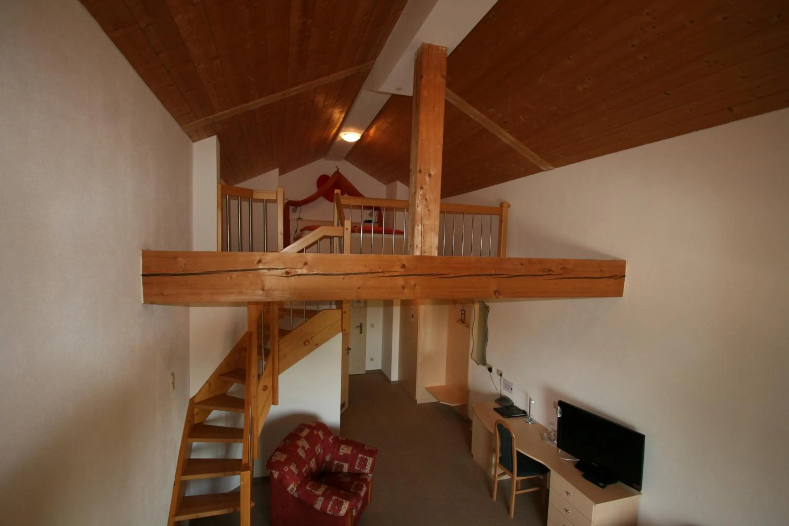 Photo of the whole room in Hotel-Cafe Hanfstingl