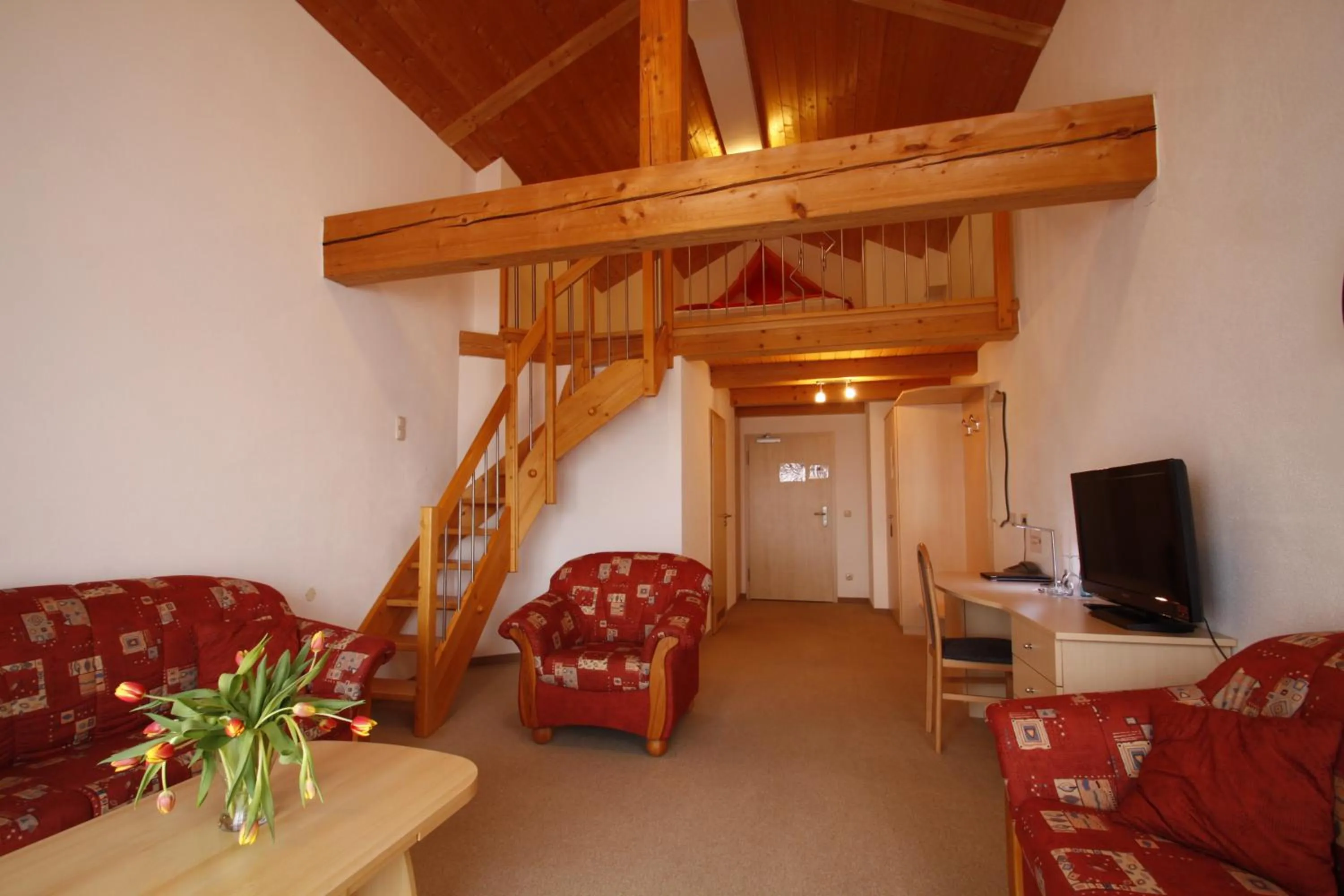 Photo of the whole room in Hotel-Cafe Hanfstingl