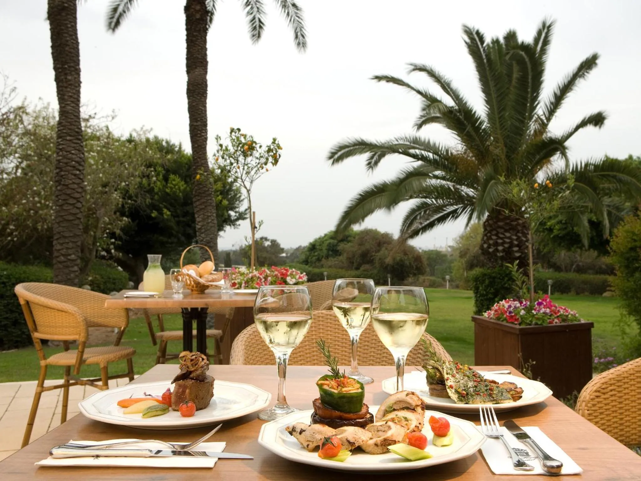 Restaurant/places to eat in Dan Caesarea Resort