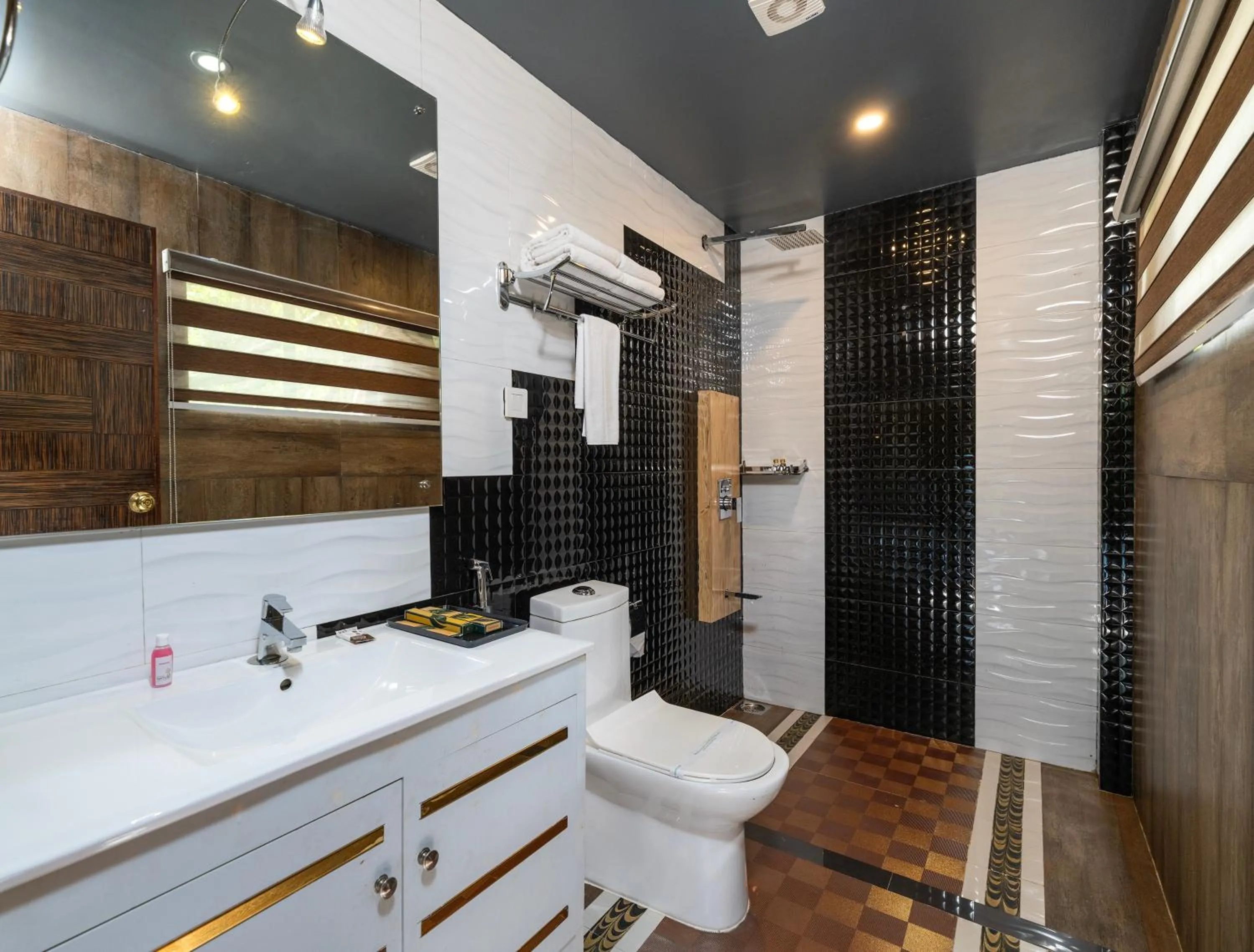 Bathroom in Parakkat Nature Resort