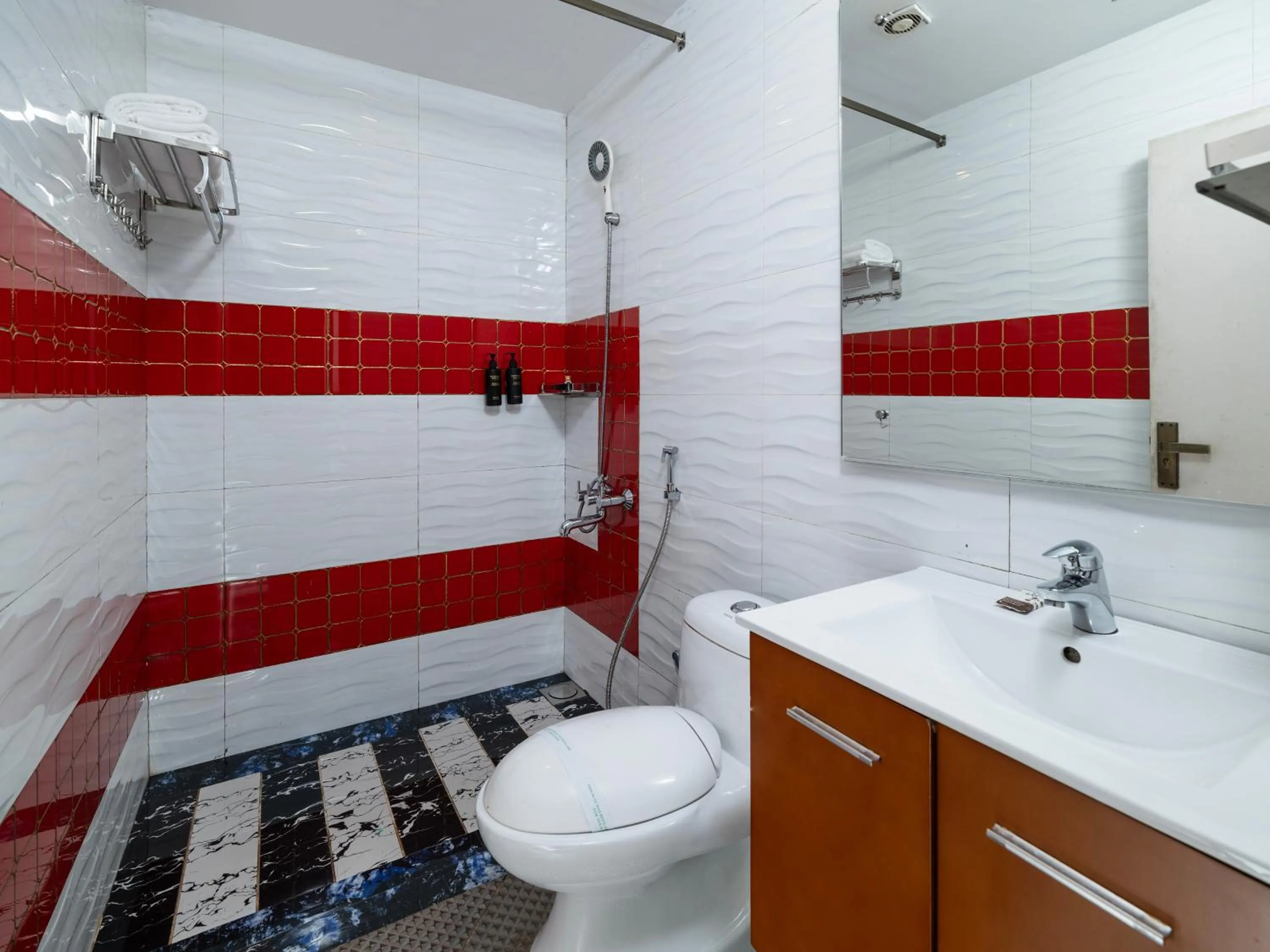 Shower in Parakkat Nature Resort