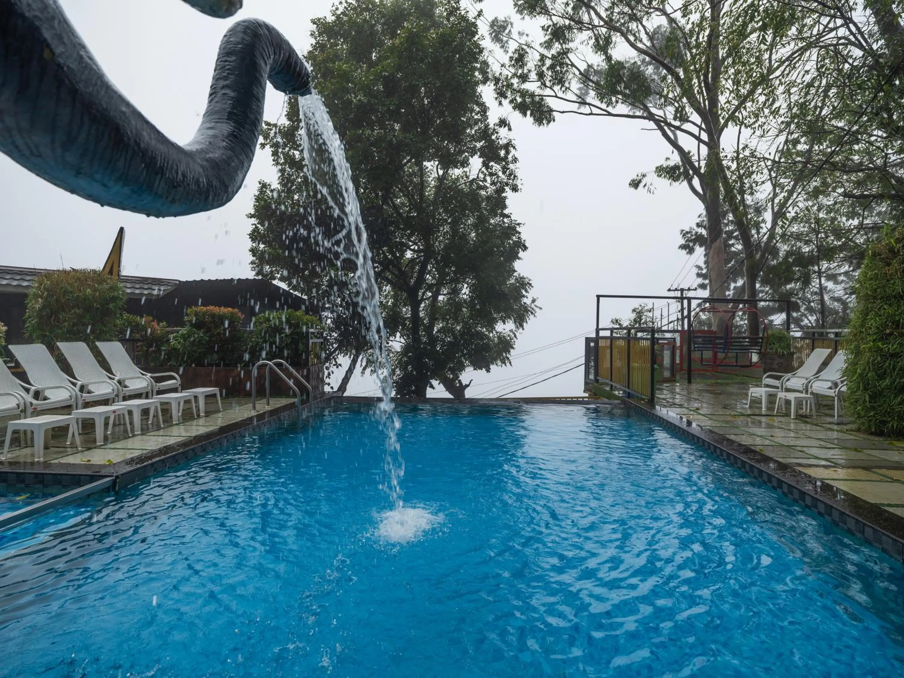 Swimming pool in Parakkat Nature Resort