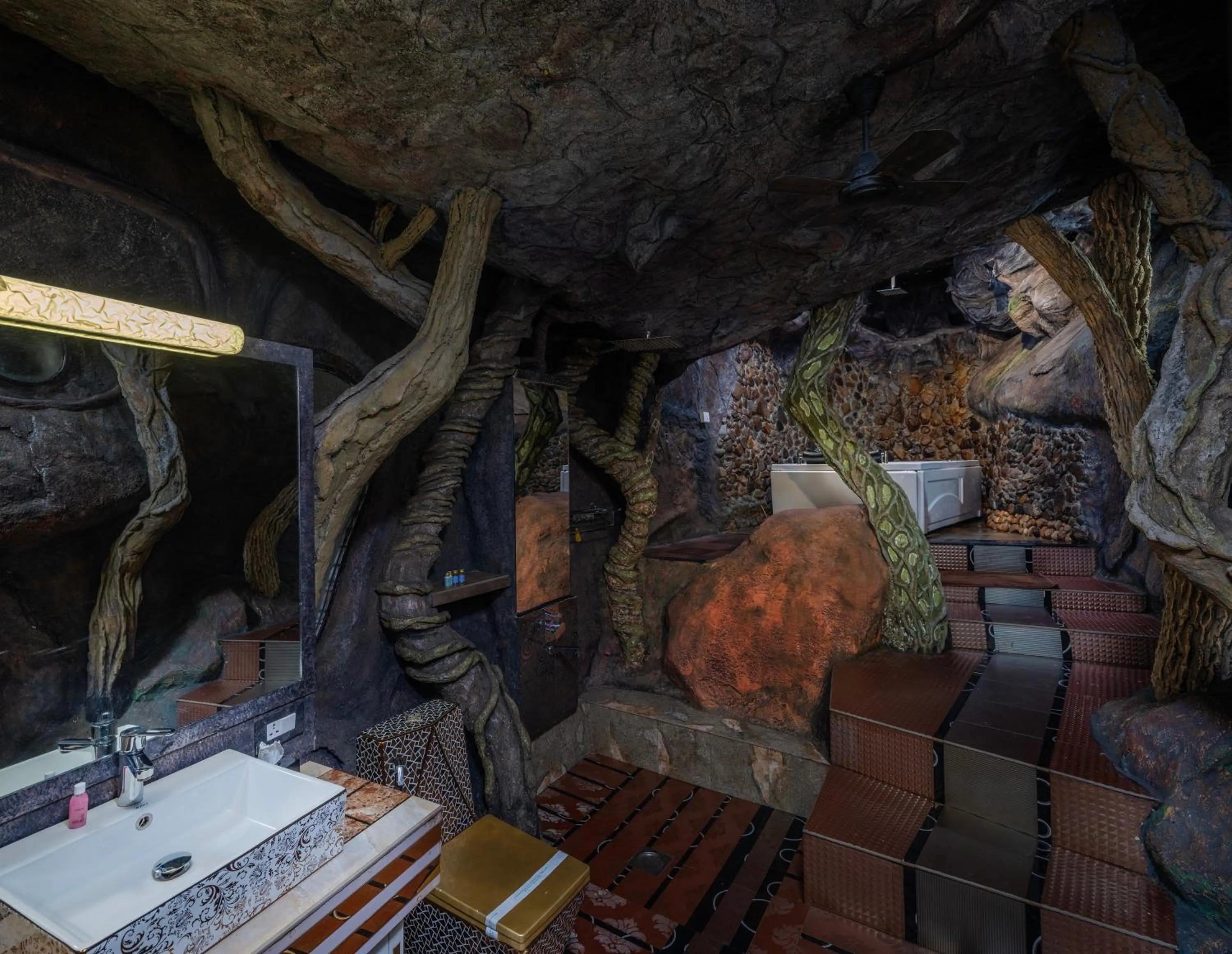 Bathroom in Parakkat Nature Resort