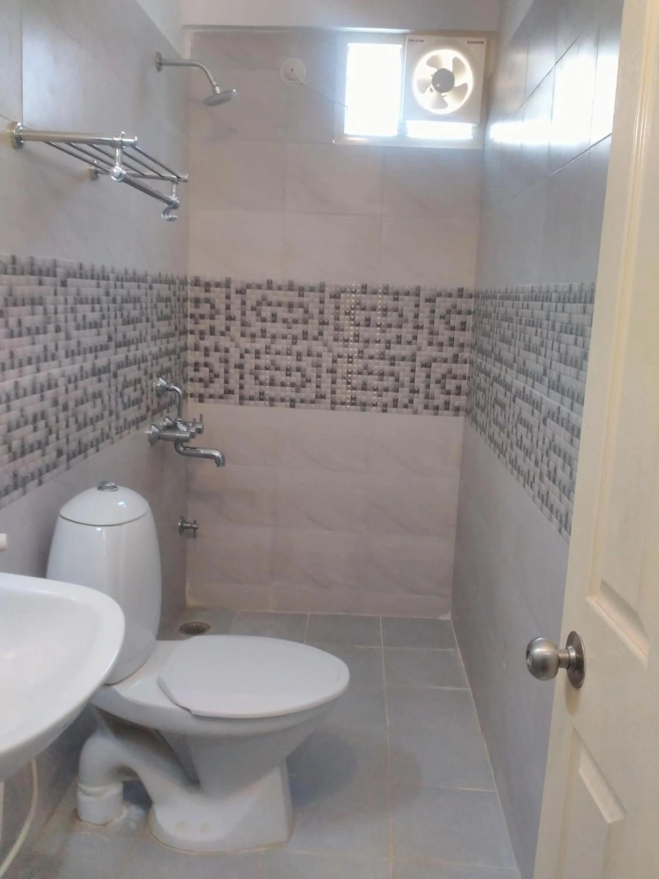 Shower in Sai Pavilion