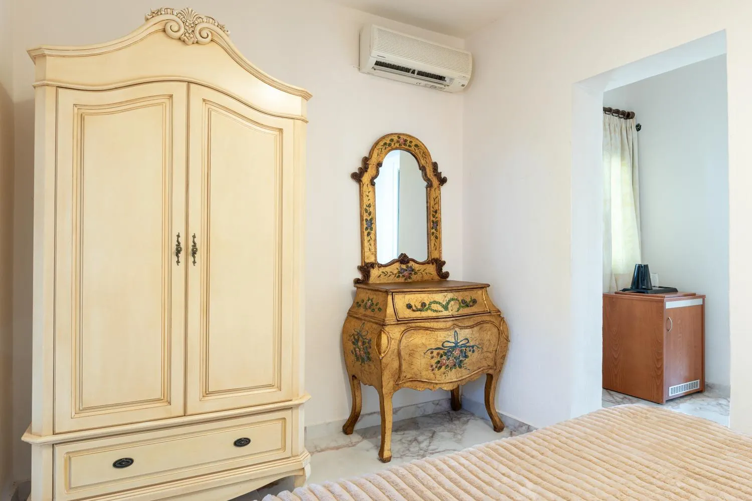 Bed in Assa Maris Beach Hotel