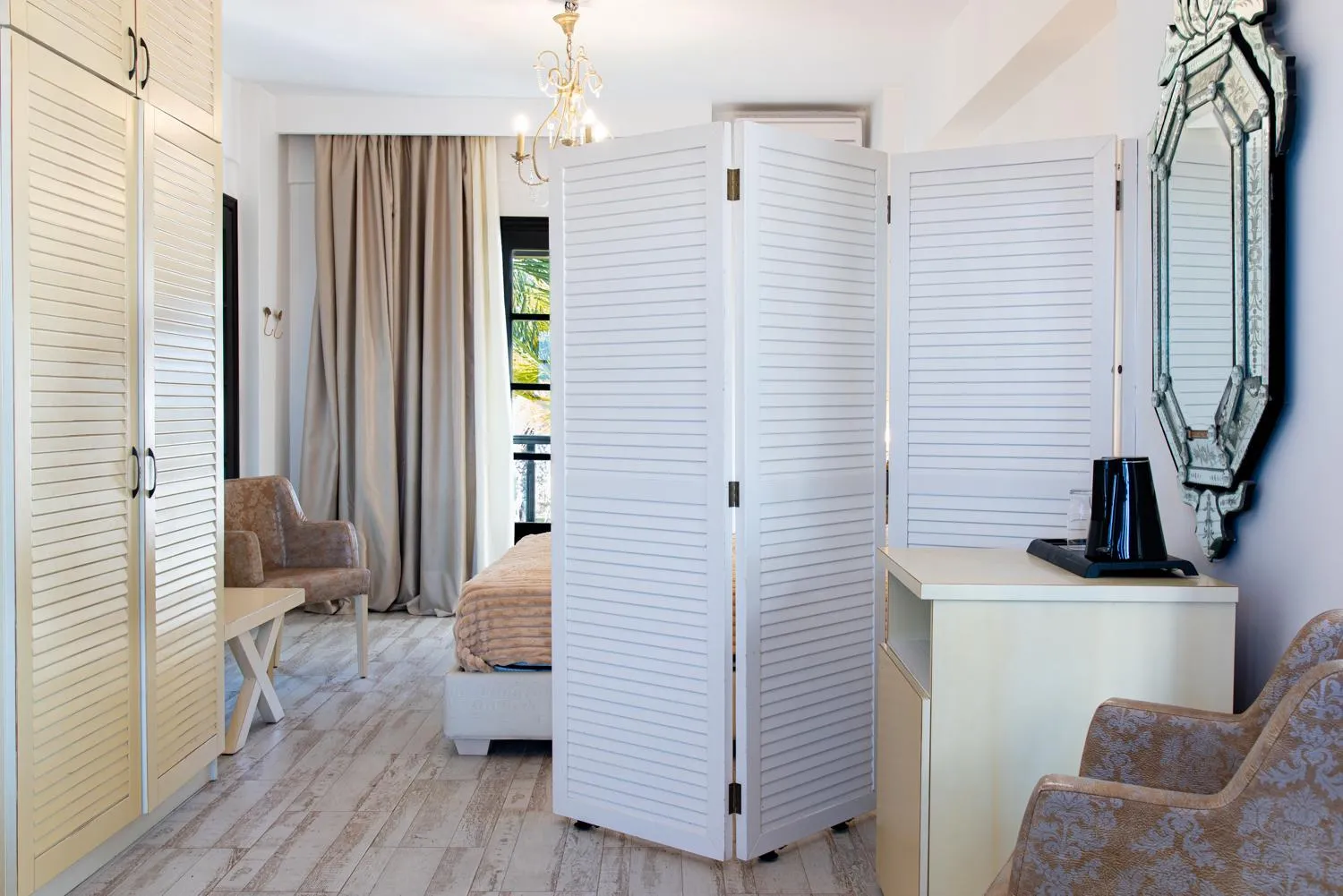 Bedroom, Bed in Assa Maris Beach Hotel