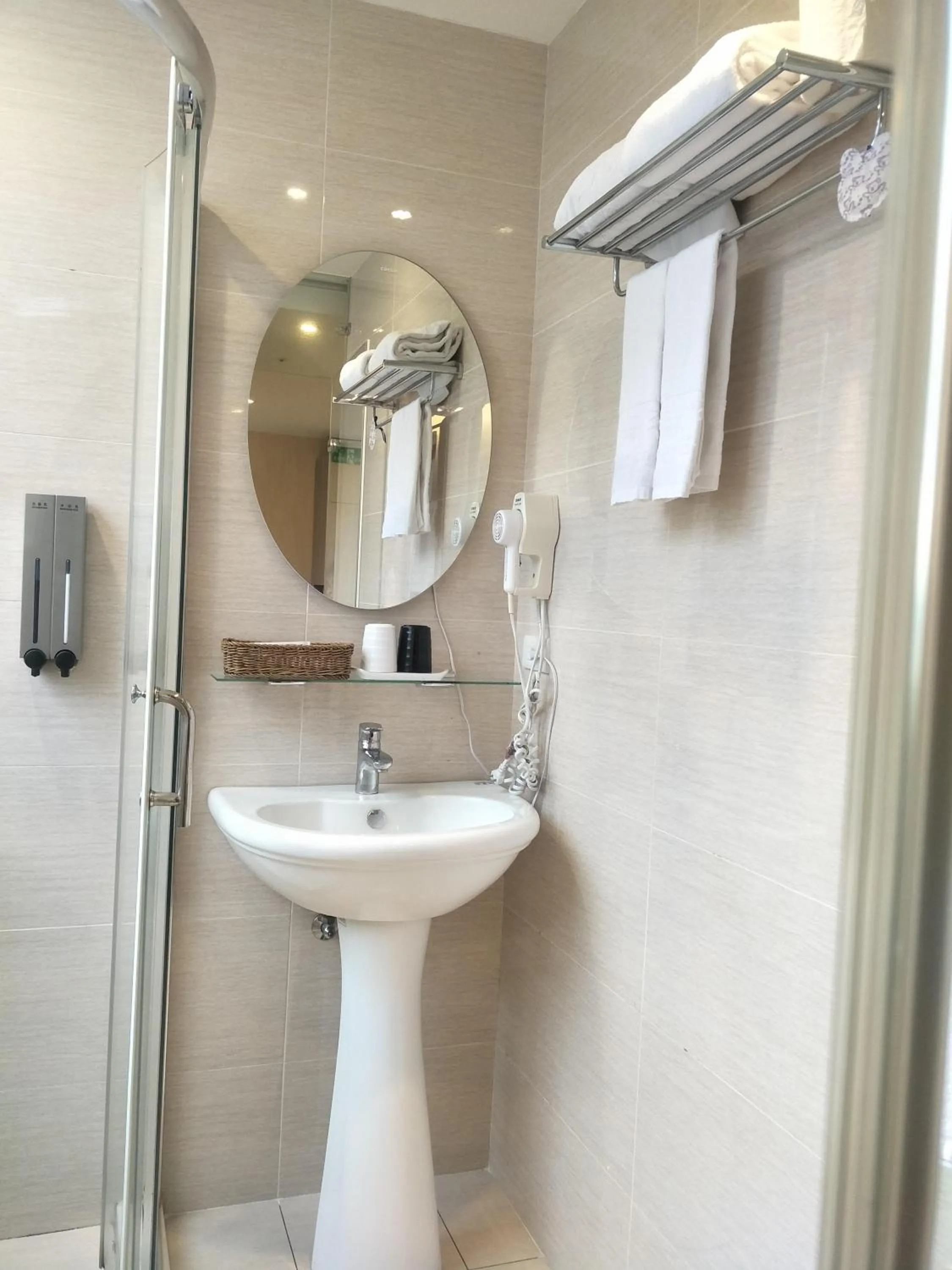 Bathroom in I Play Inn TP