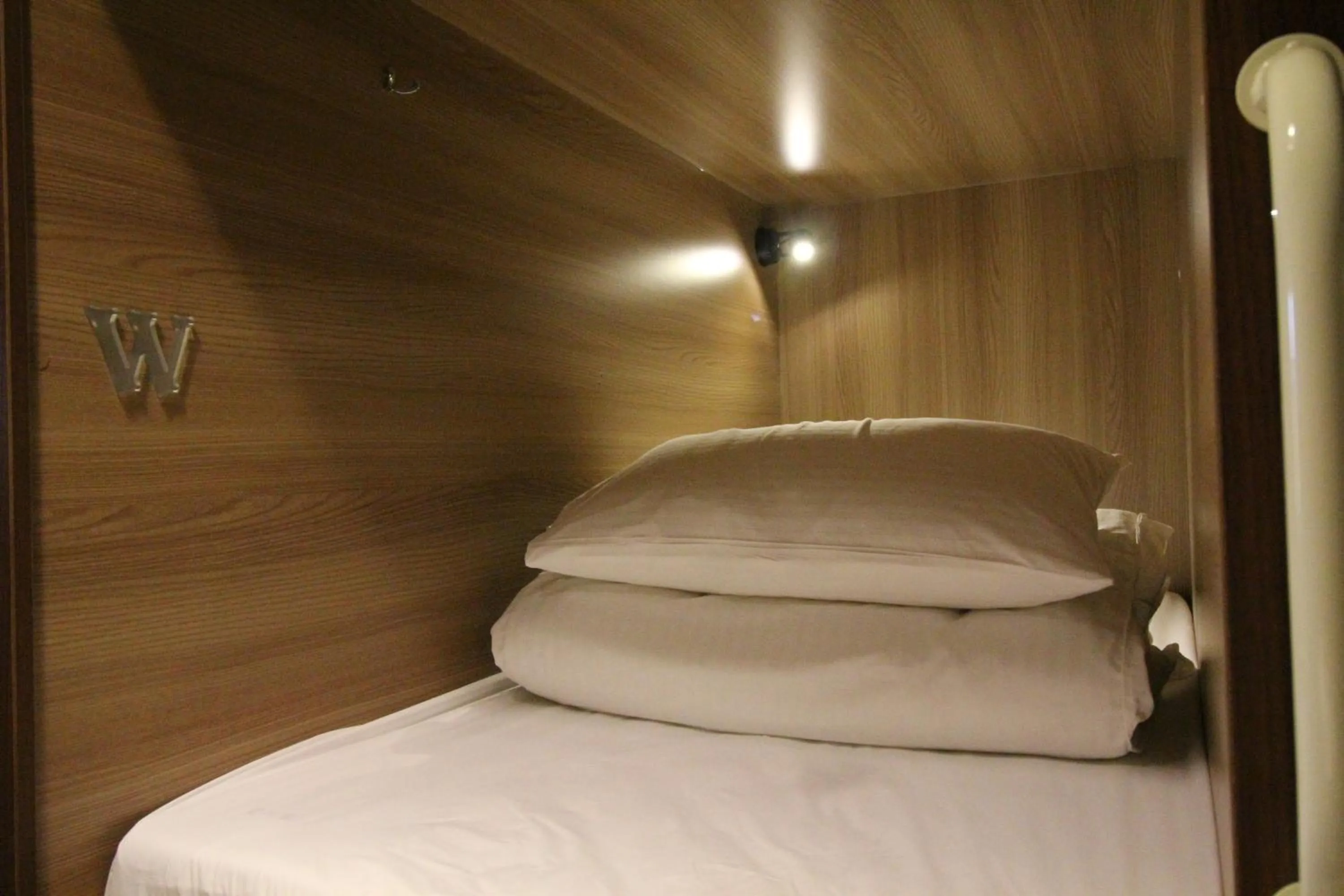 bunk bed, Bed in I Play Inn TP