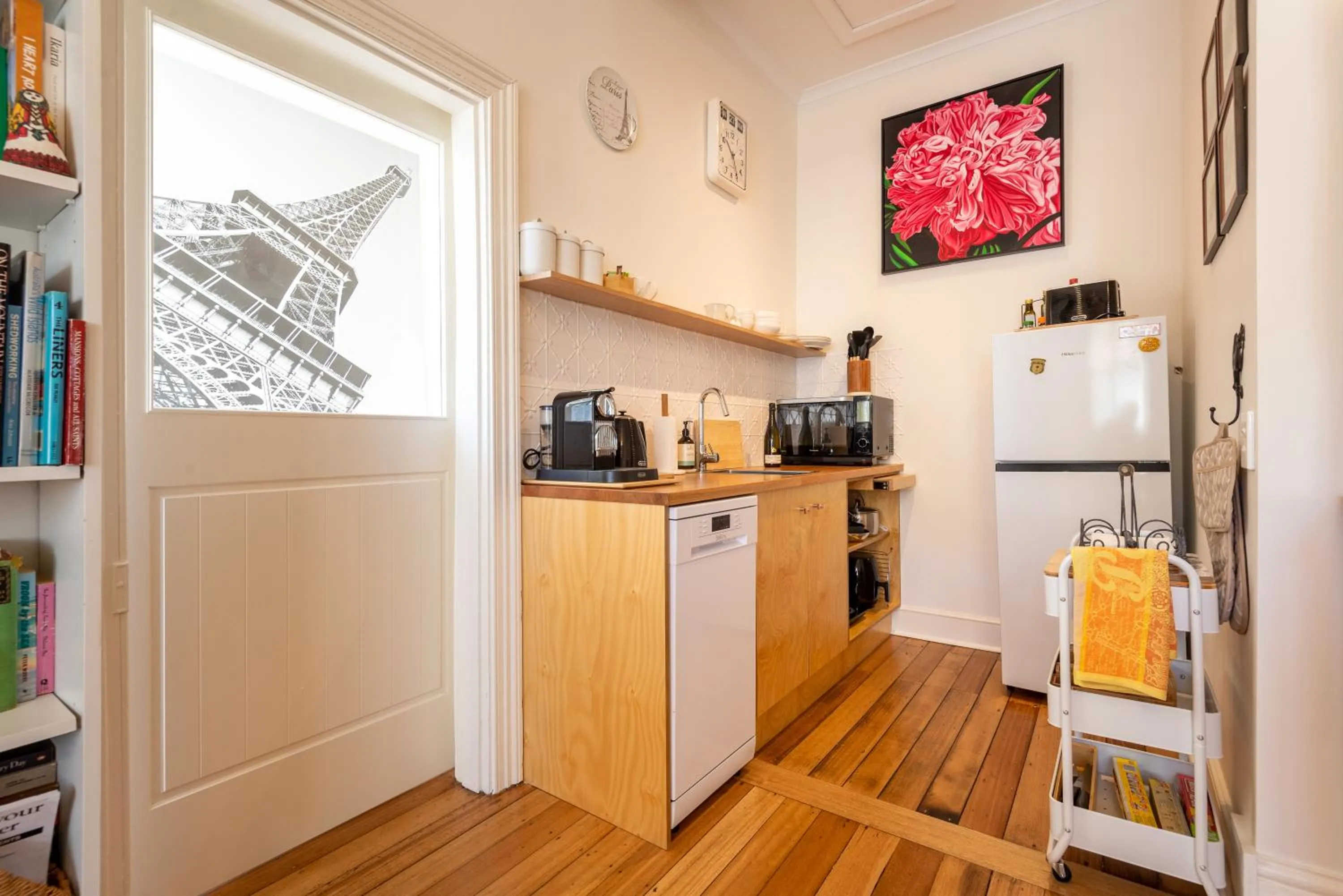 Kitchen or kitchenette in At Eleven - La Petite Maison