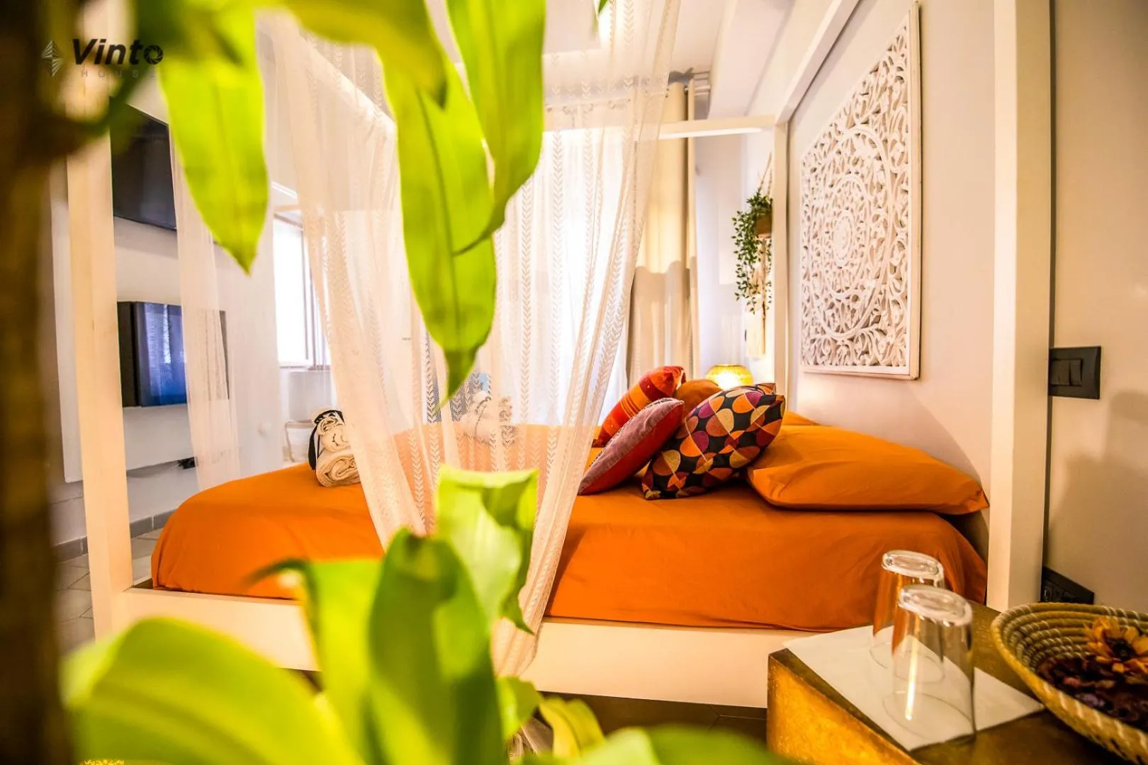 Photo of the whole room, Bed in Vinto House Salerno Downtown