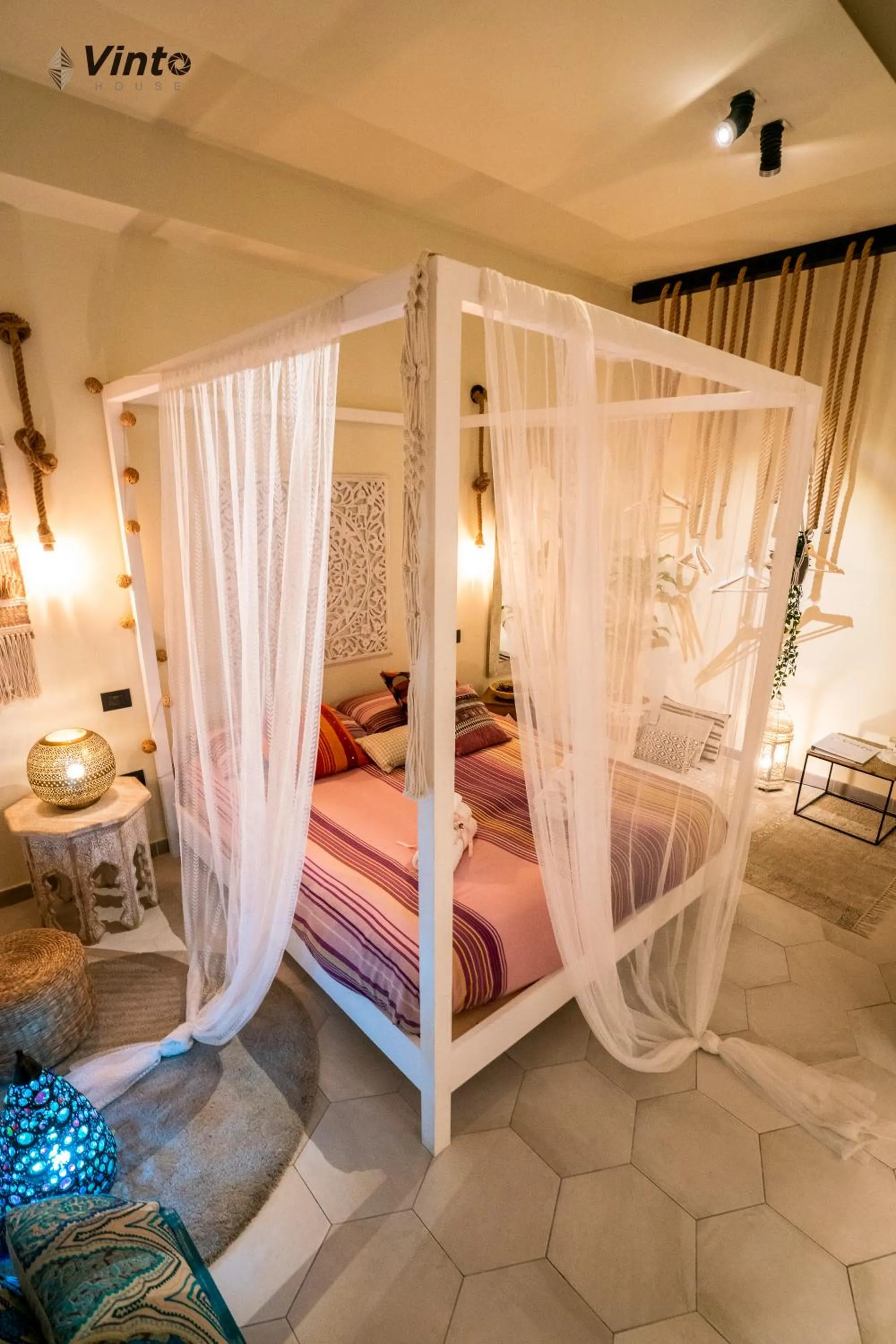 Photo of the whole room, Bed in Vinto House Salerno Downtown