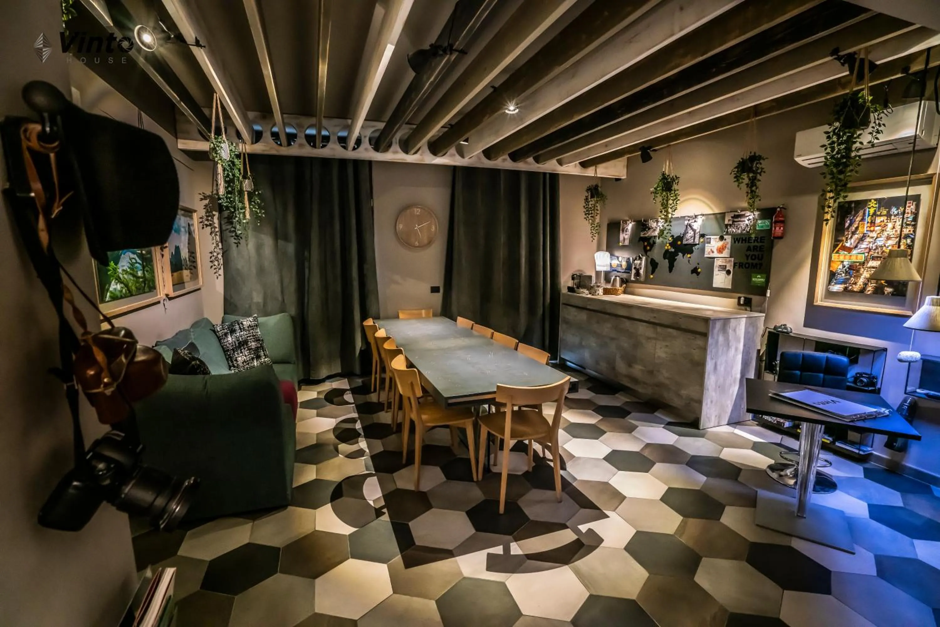 Communal lounge/ TV room in Vinto House Salerno Downtown