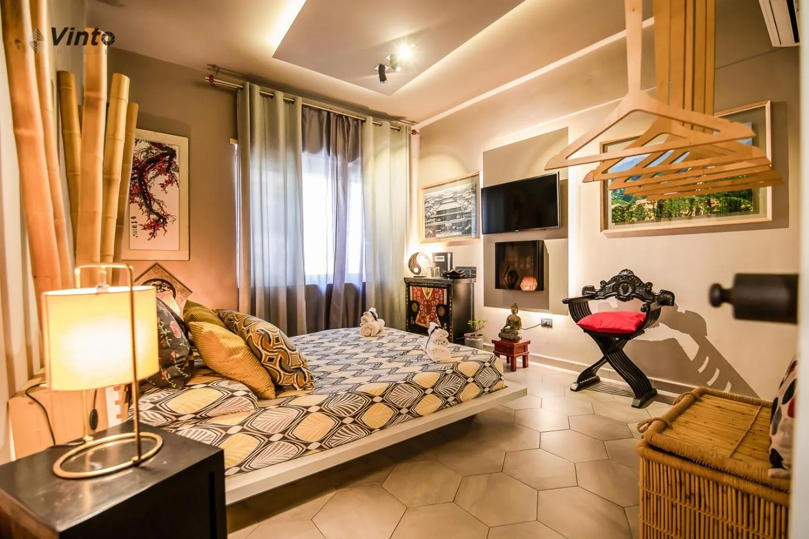 Photo of the whole room, Bed in Vinto House Salerno Downtown