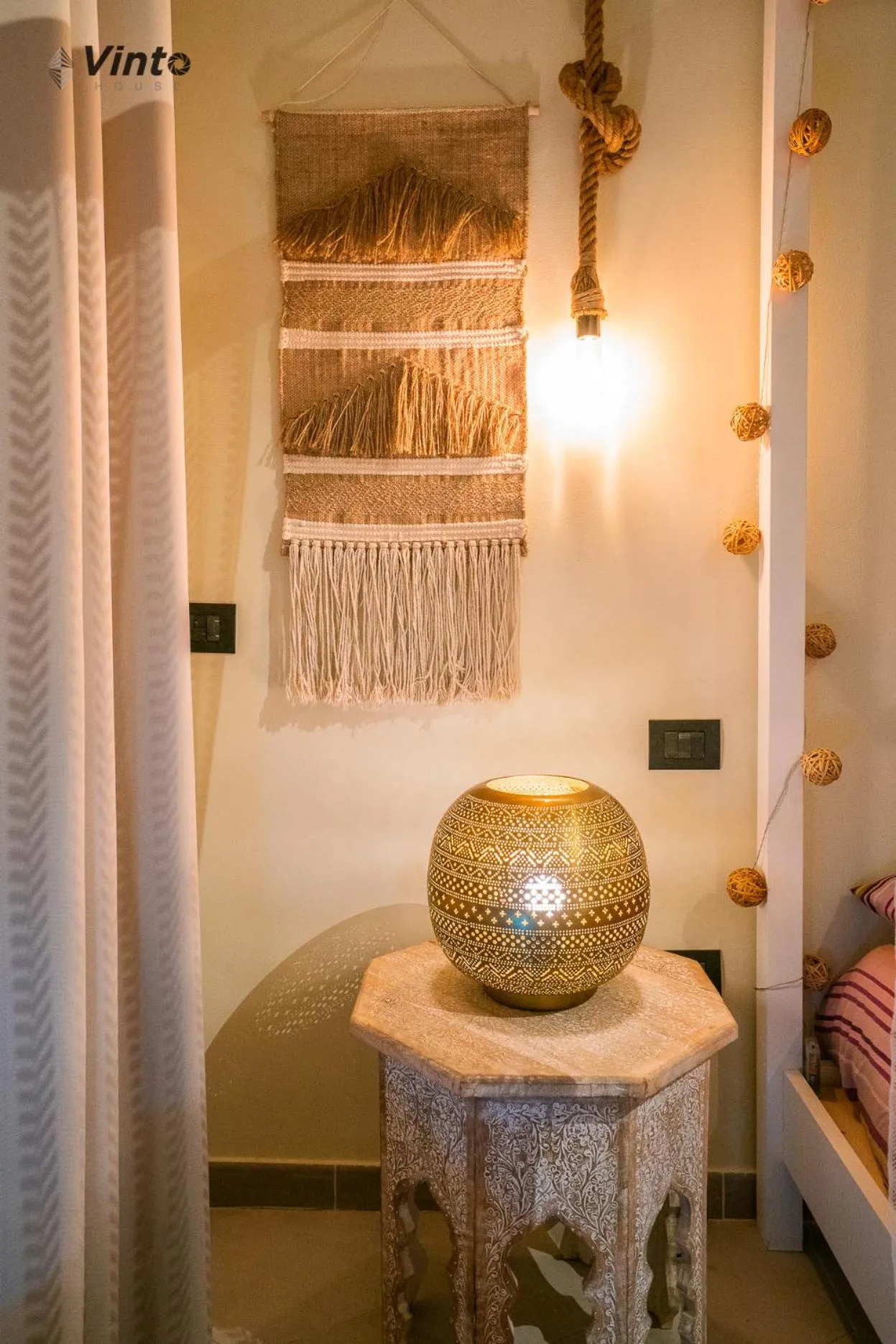 Decorative detail, Bed in Vinto House Salerno Downtown